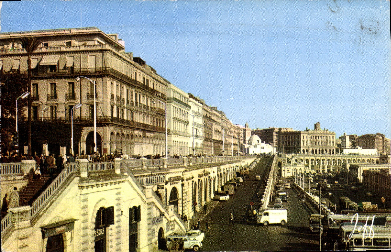 CPA ALGER vers la place des Martyrs