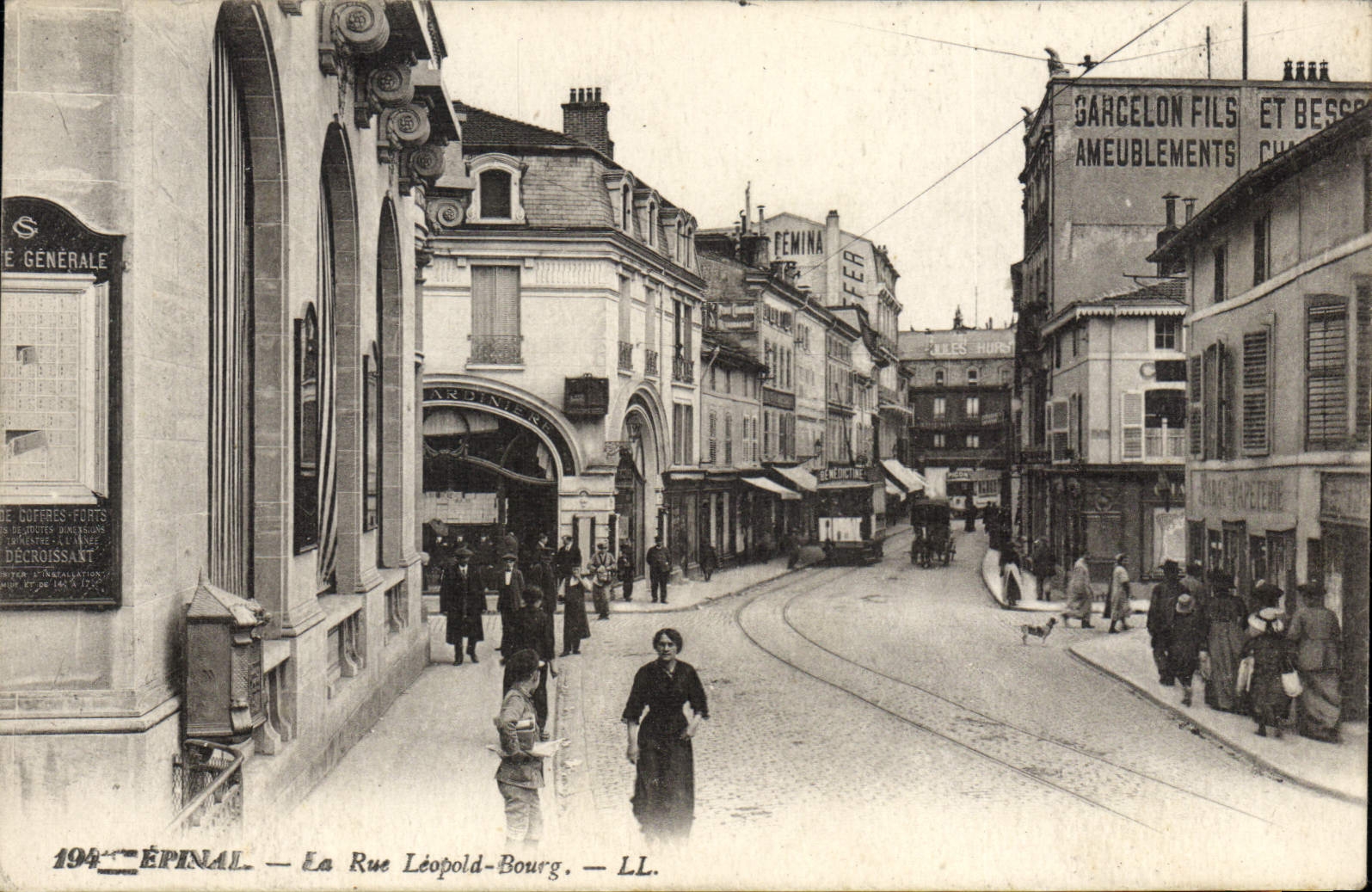 CPA Epinal La Rue Leopold Bourg