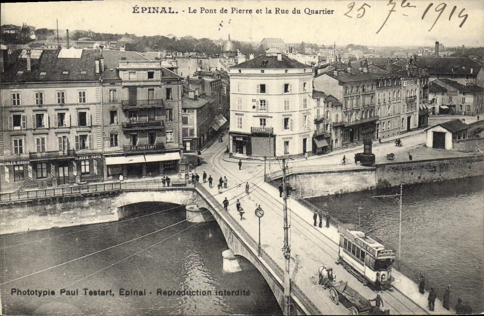 CPA Epinal Le Pont De Pierre Et La Rue Du Quartier