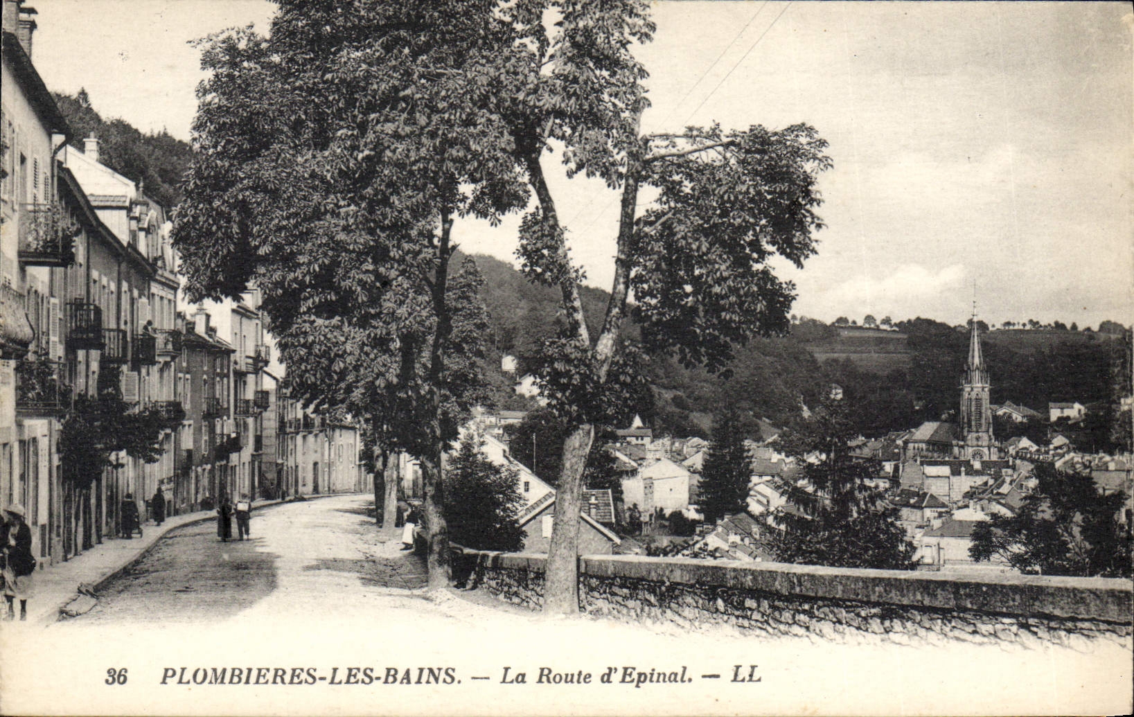 CPA Plombieres Les Bains La Route D'Epinal