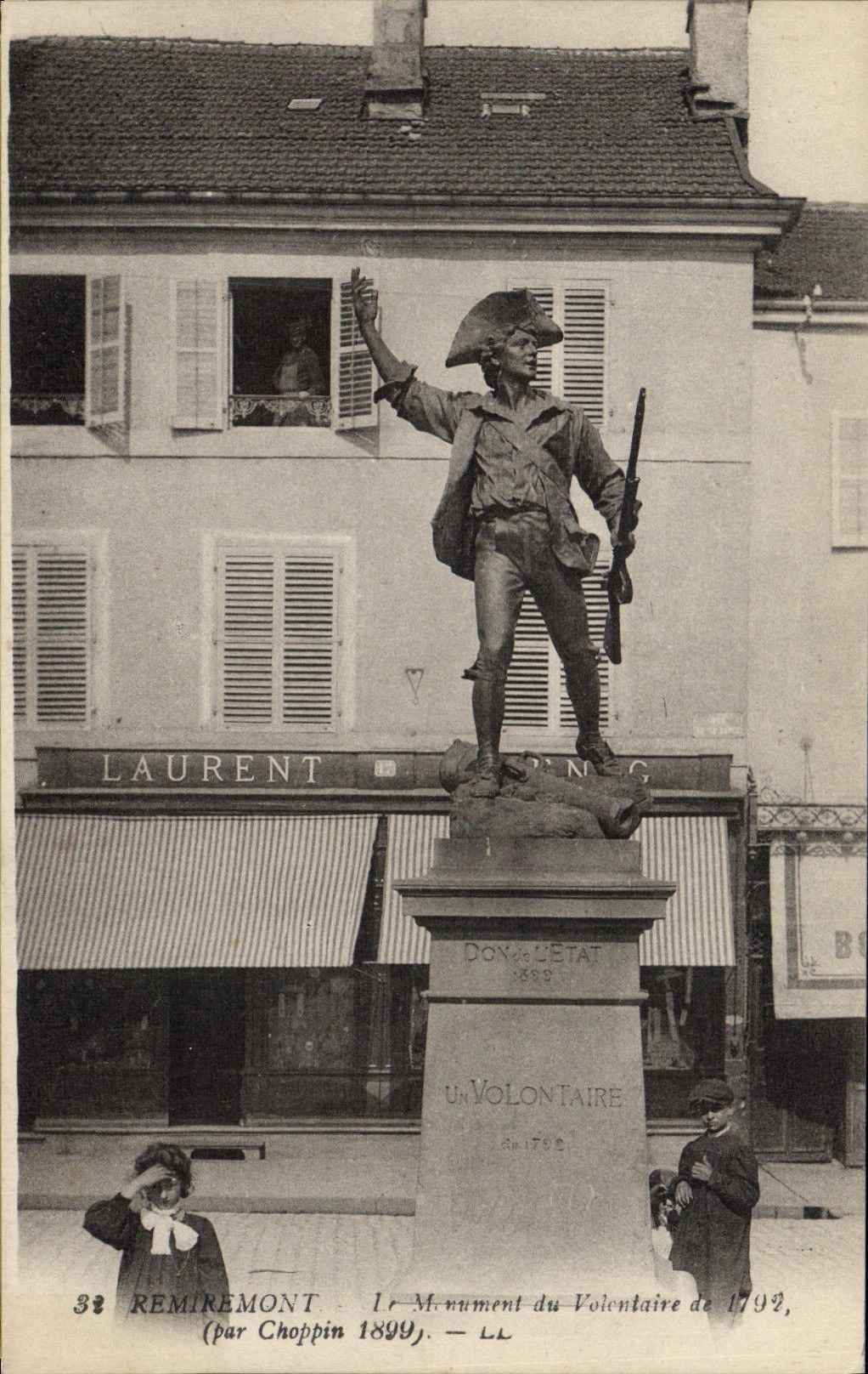 CPA Remiremont monument du volontaire de 1792 par Choppin 1899