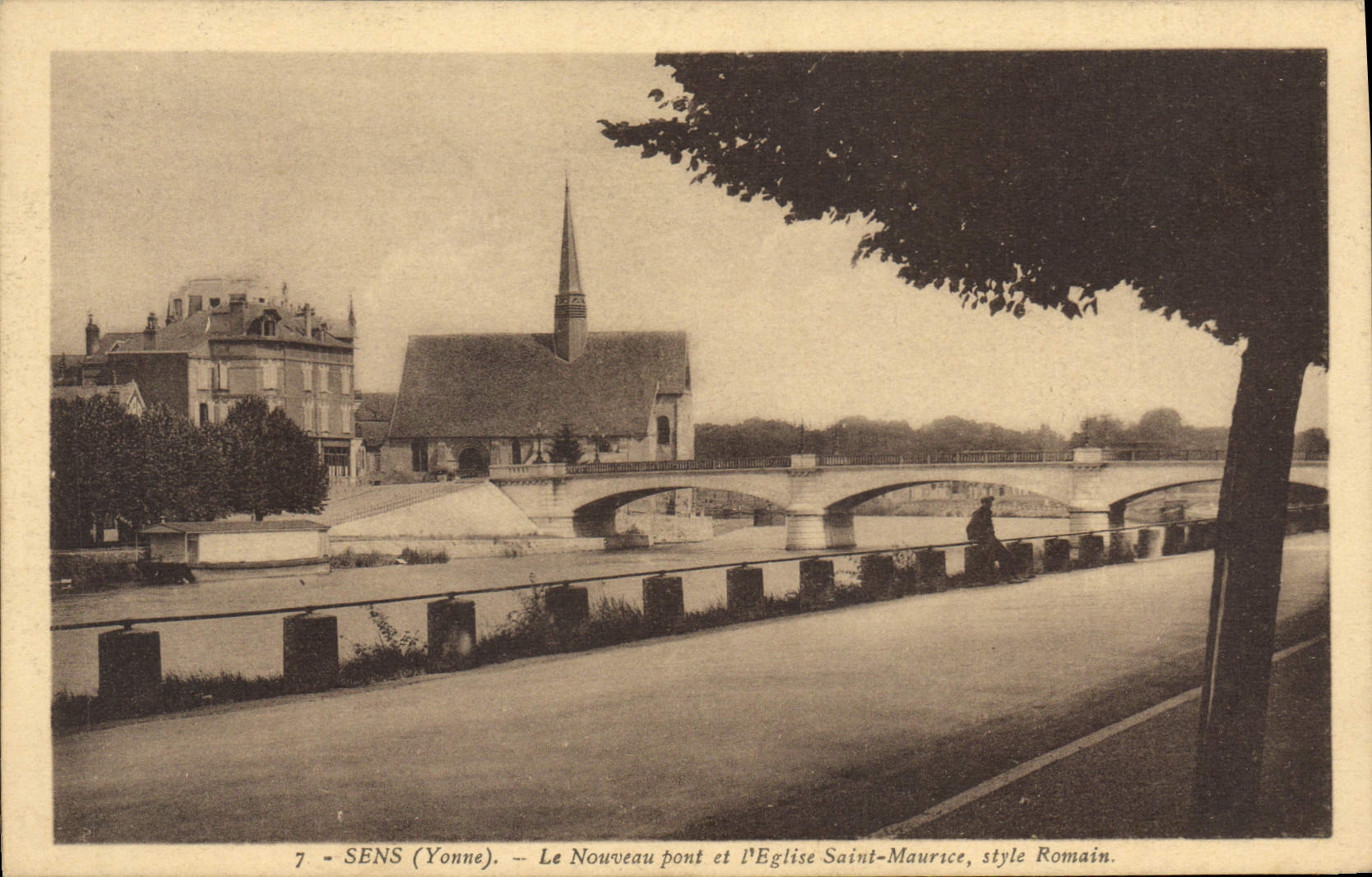 CPA Sens Le Nouveau Pont Et I'Eglise Saint Maurice