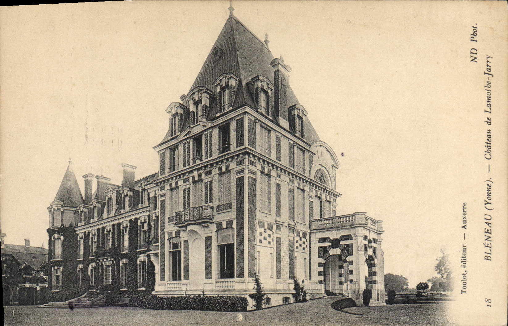 CPA Bleneau Chateau De Lamothe Jarry