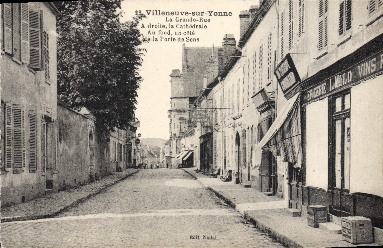 CPA Villeneuve Sur Yonne La Grande Rue