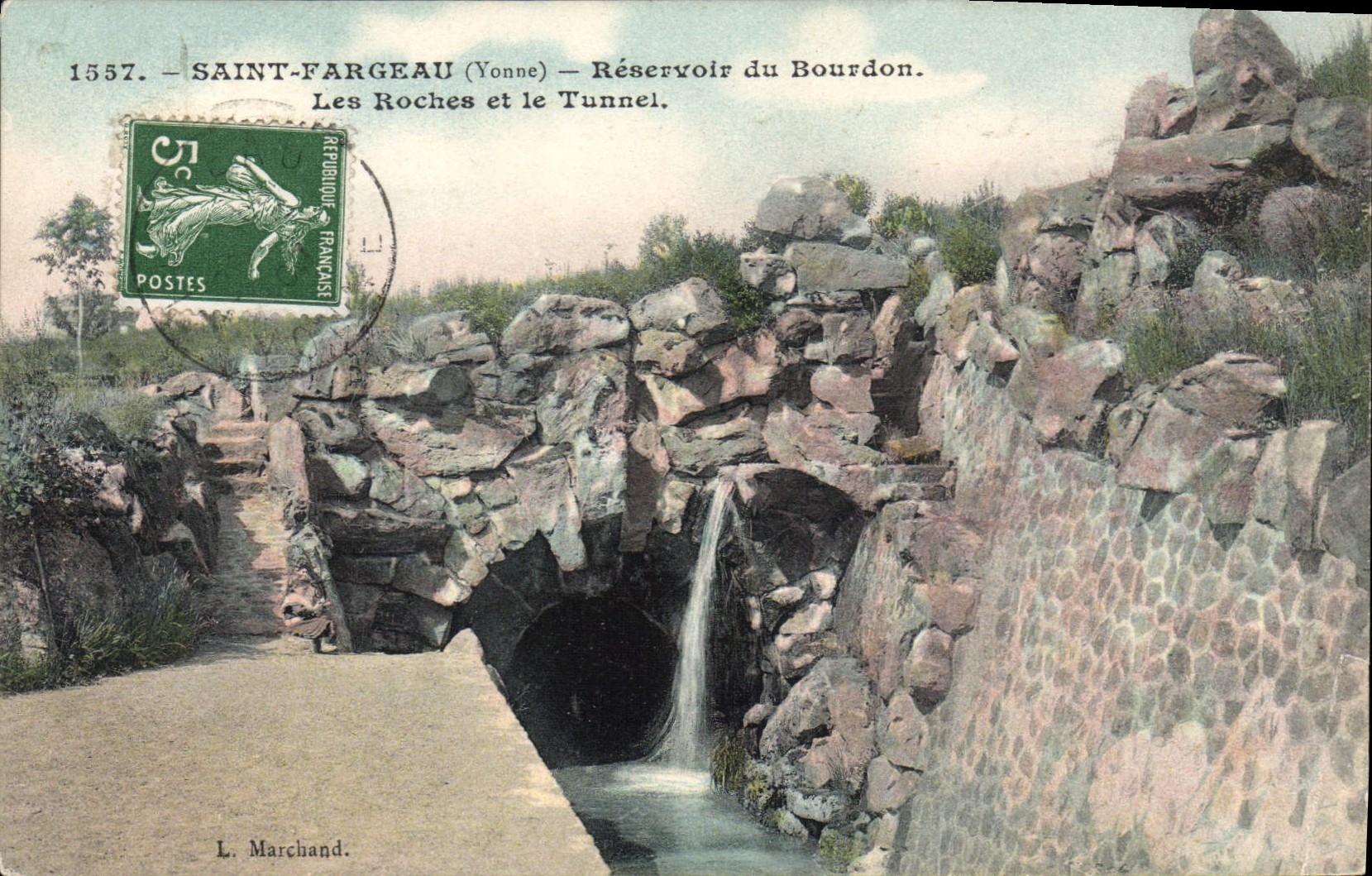 CPA Saint Fargeau Reservoir Du Bourdon les roches et le tunnel
