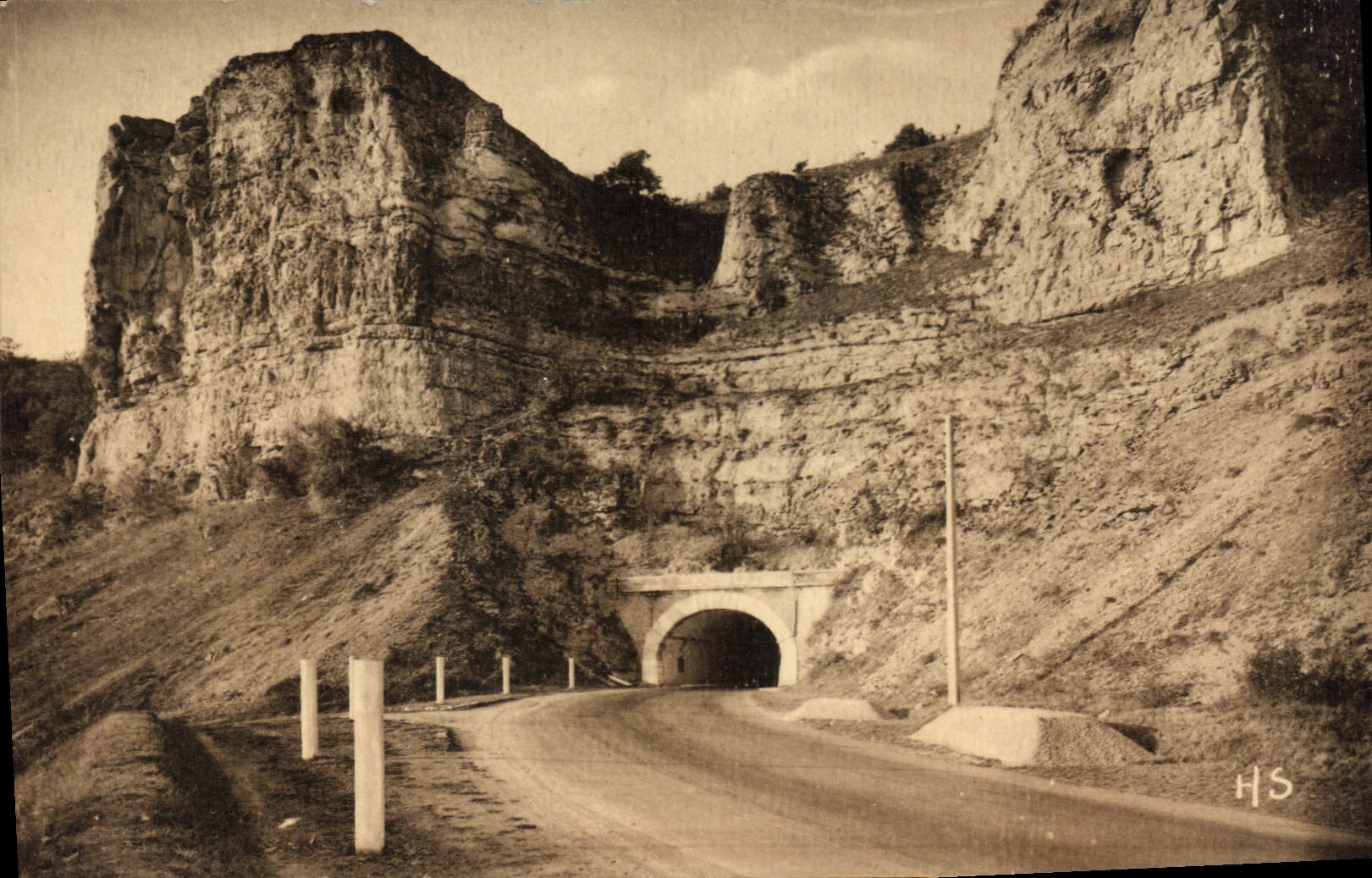 CPA Saint More Le Tunnel Et Les Rochers