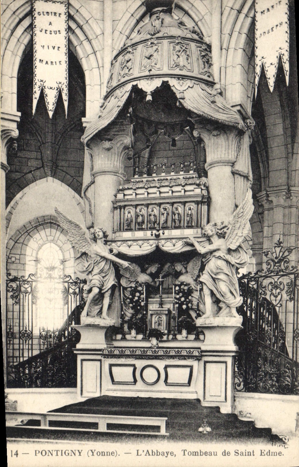 CPA Pontigny L'Abbaye Tombeau De Saint Edme