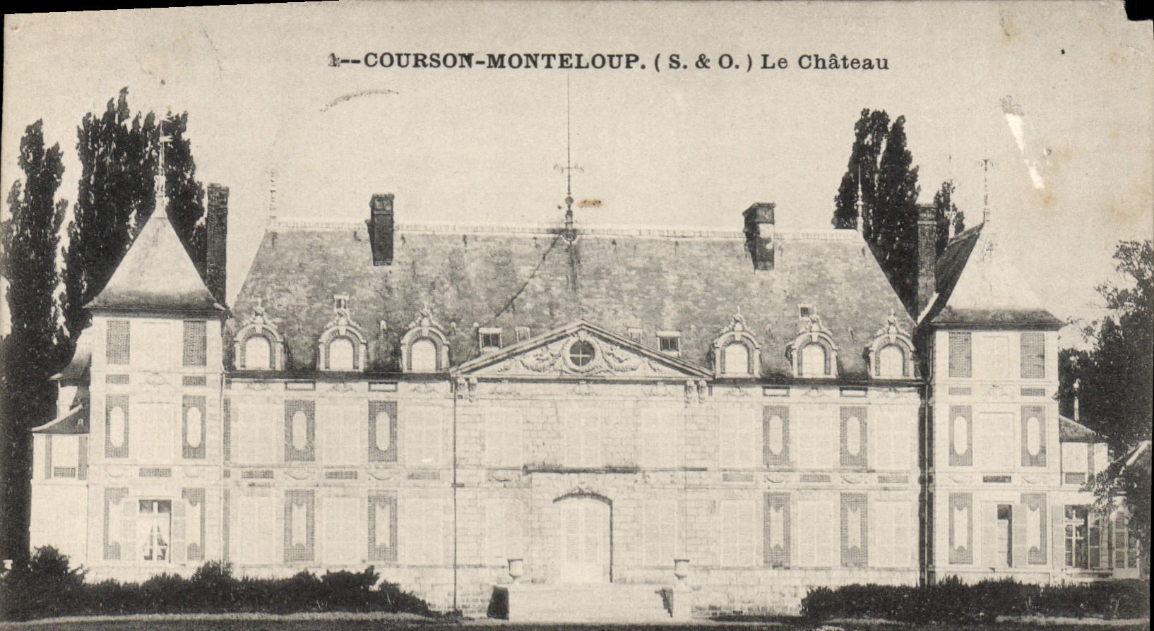 CPA Courson Monteloup Le Château