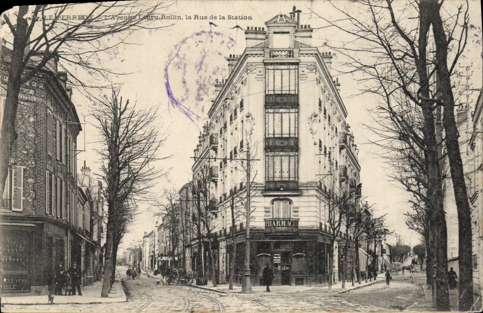 CPA Le Perreux avenue Ledru Rollin La Rue De La Station