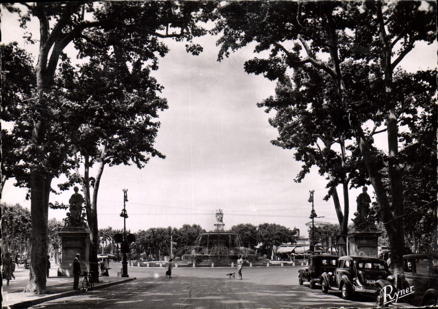 CPSM Aix En Provence Cours Mirabeau Et La Grande Fontaine