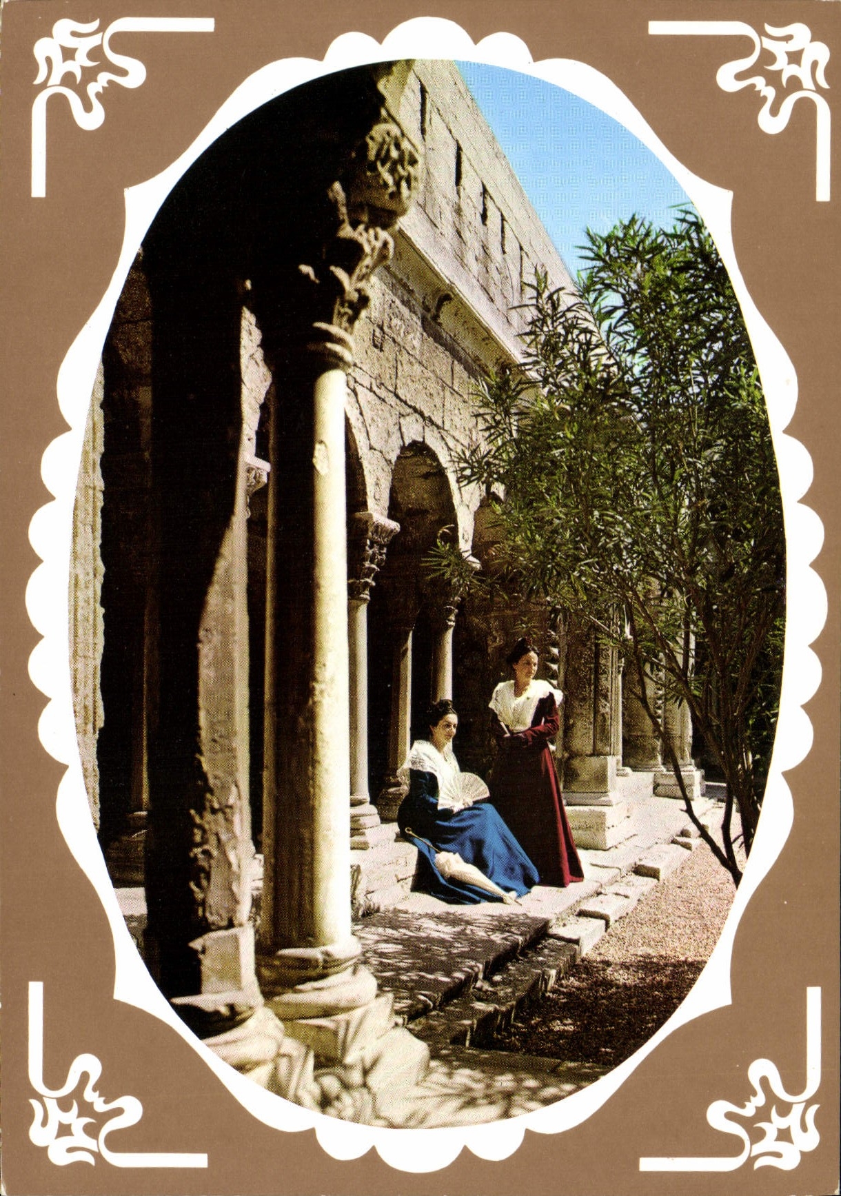 CPSM Arles L'Eglise St Trophime