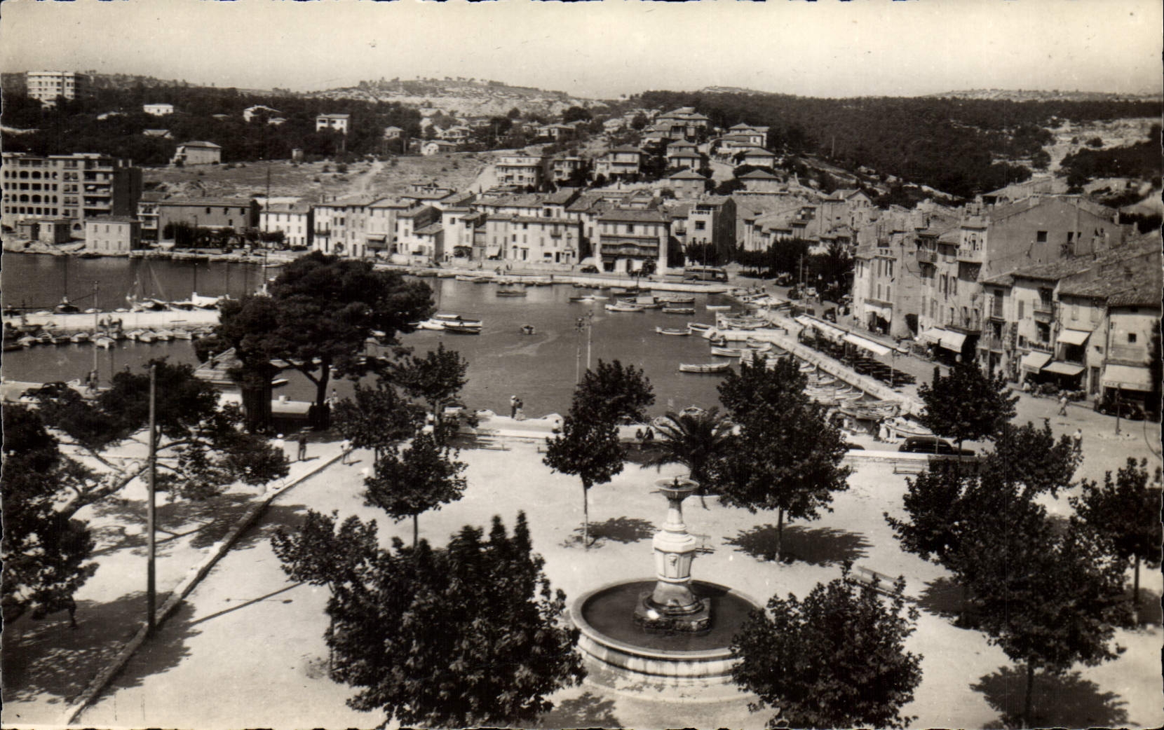 CPA Cassis Le Port Le Square Sauon