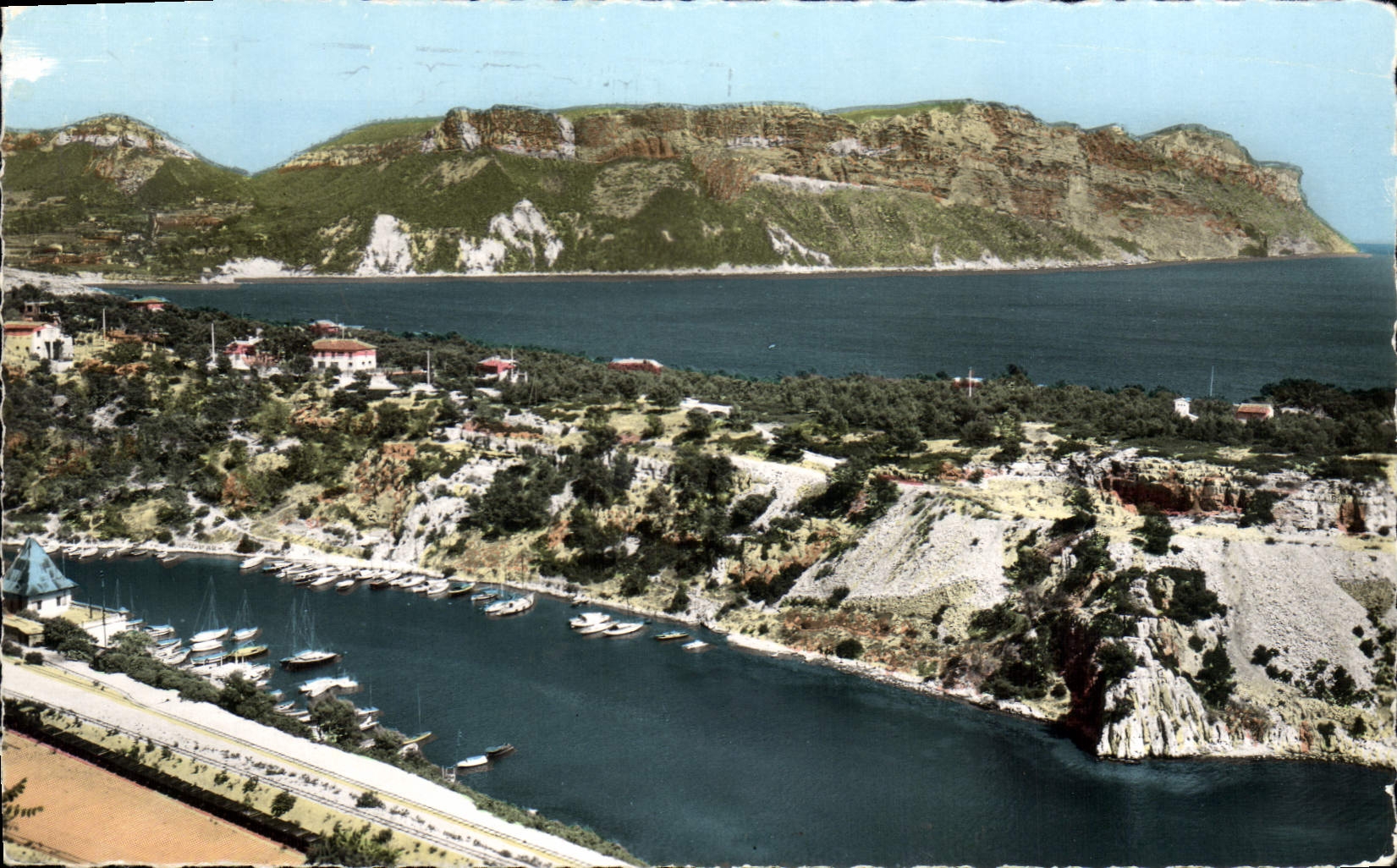 CPA Cassis Le Cap Canaille Et La Calanque De Port Miou