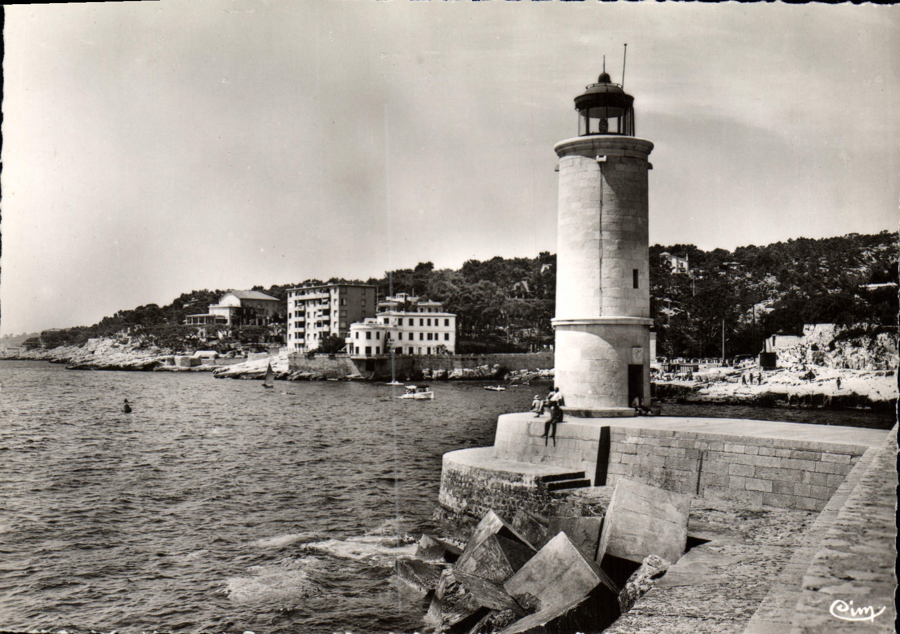 CPSM Cassis Le Phare Plage Du Bestouan