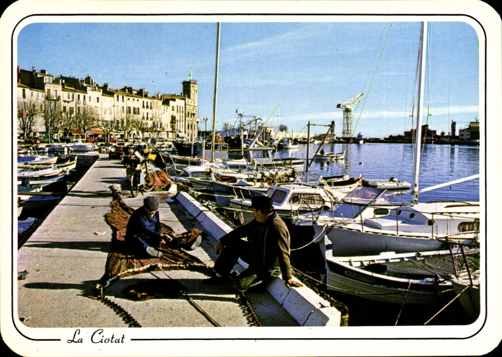 CPSM La Ciotat Le Vieux Port Et la Mairie