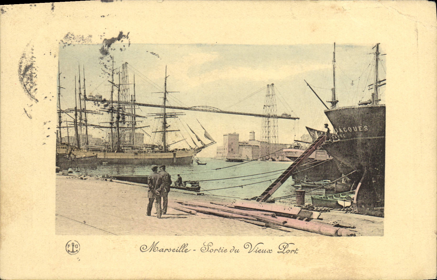 CPA Marseille Sortie Du Vieux Port