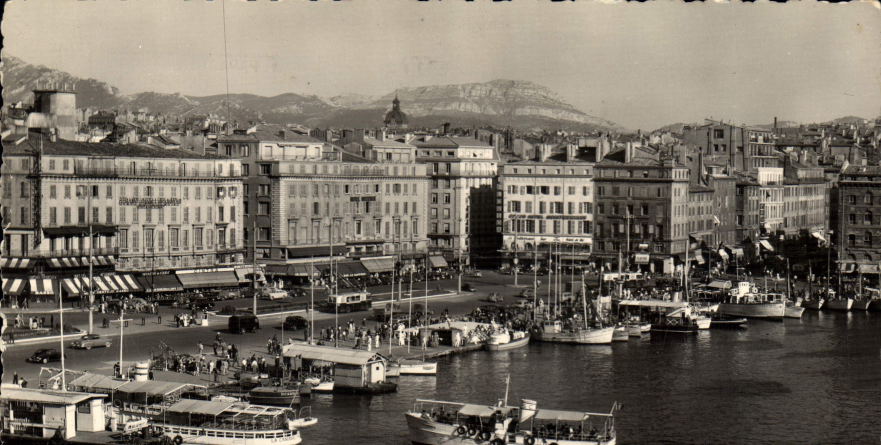 CPSM Marseille Un Coin Du Vieux Port Et Le Quai Des Belges
