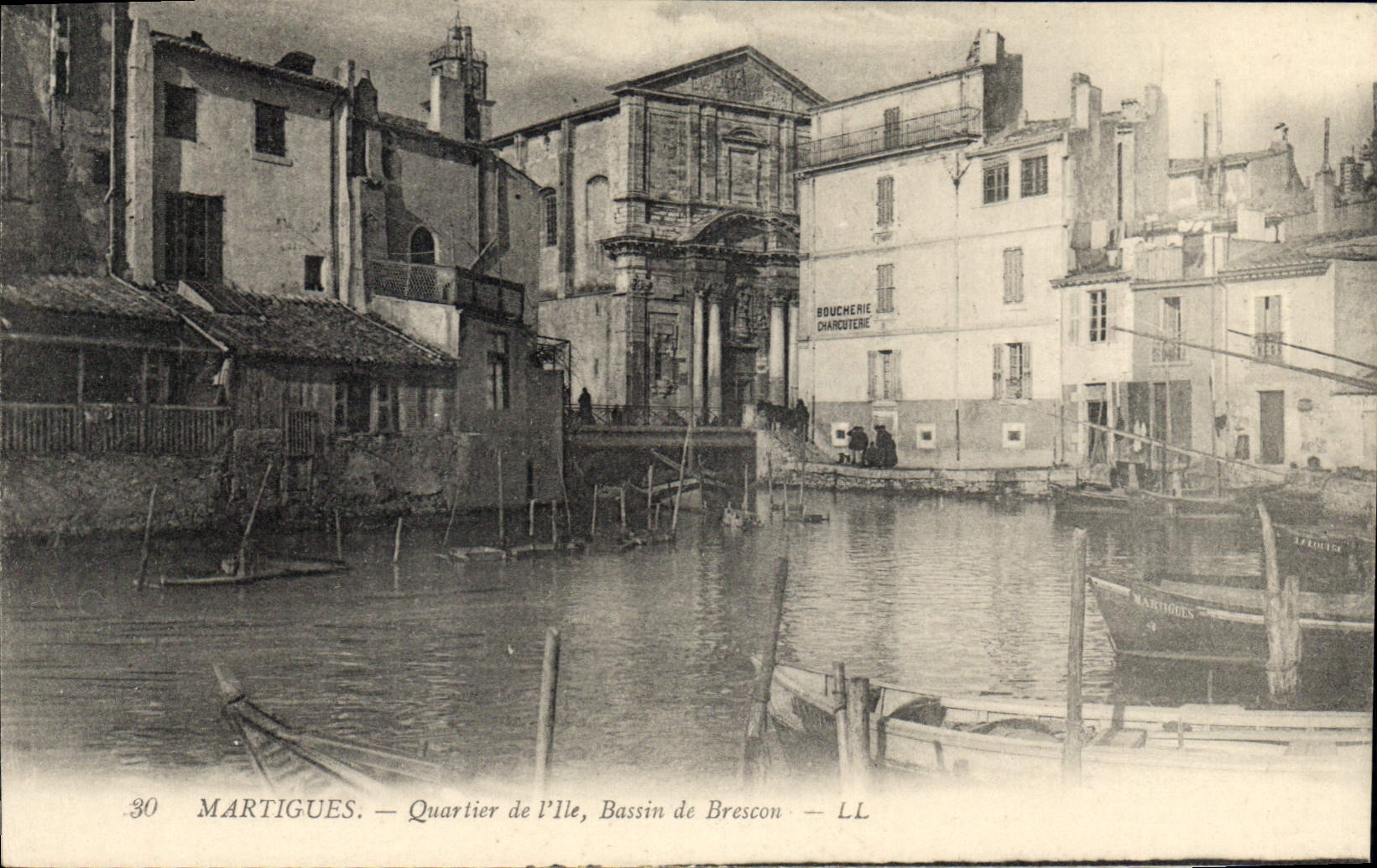 CPA Martigues Quartier De I'Ile Bassin De Brescon