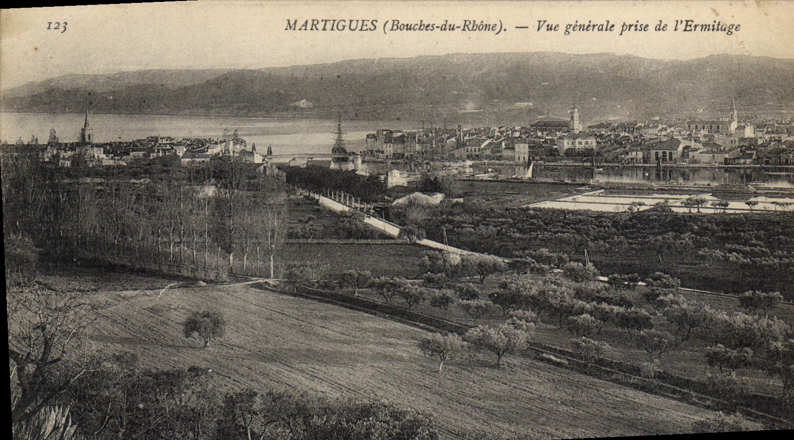 CPA Martigues Vue Generale Prise De I'Ermitage