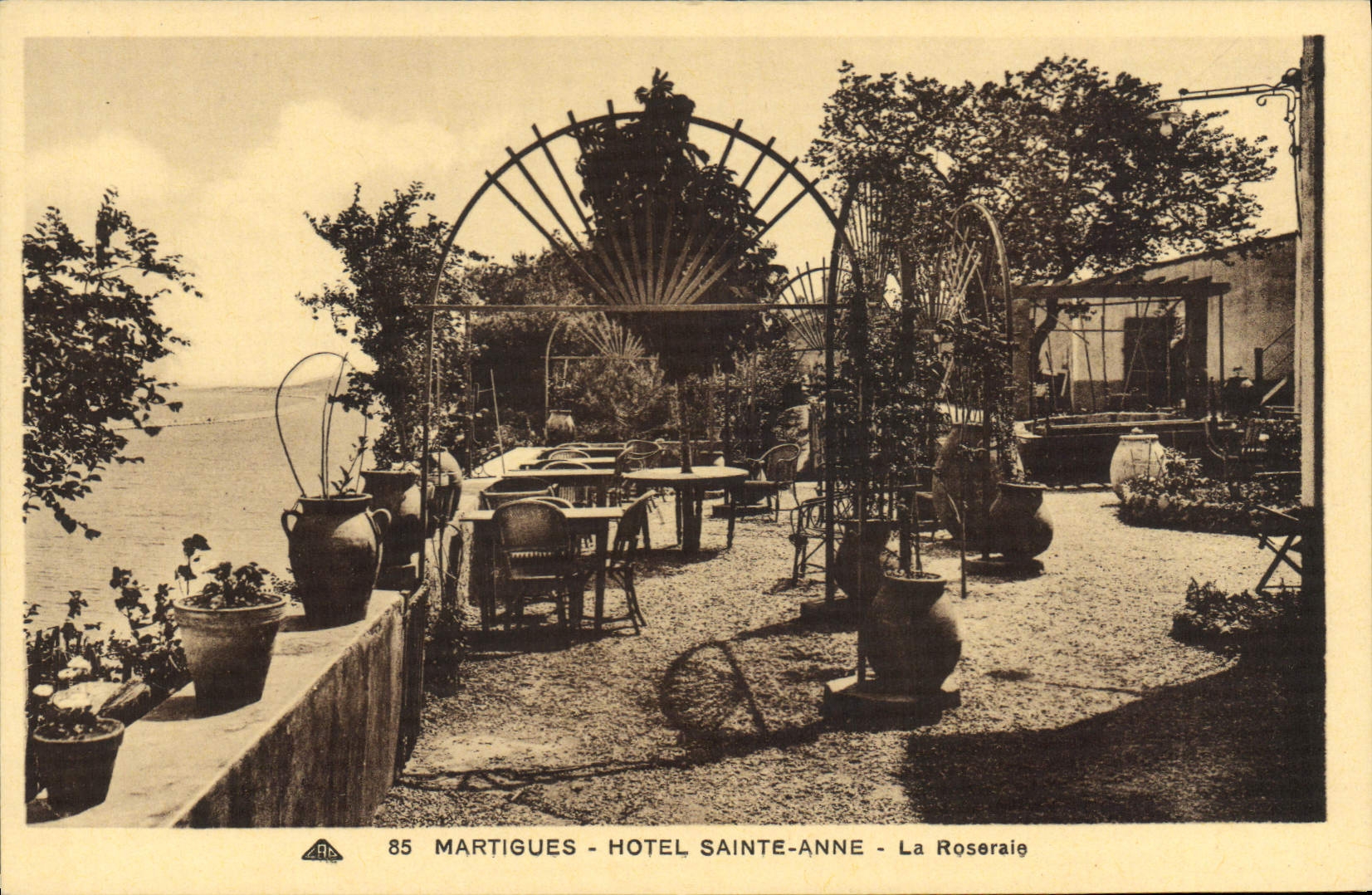 CPA Martigues Hotel Sainte Anne La Roseraie
