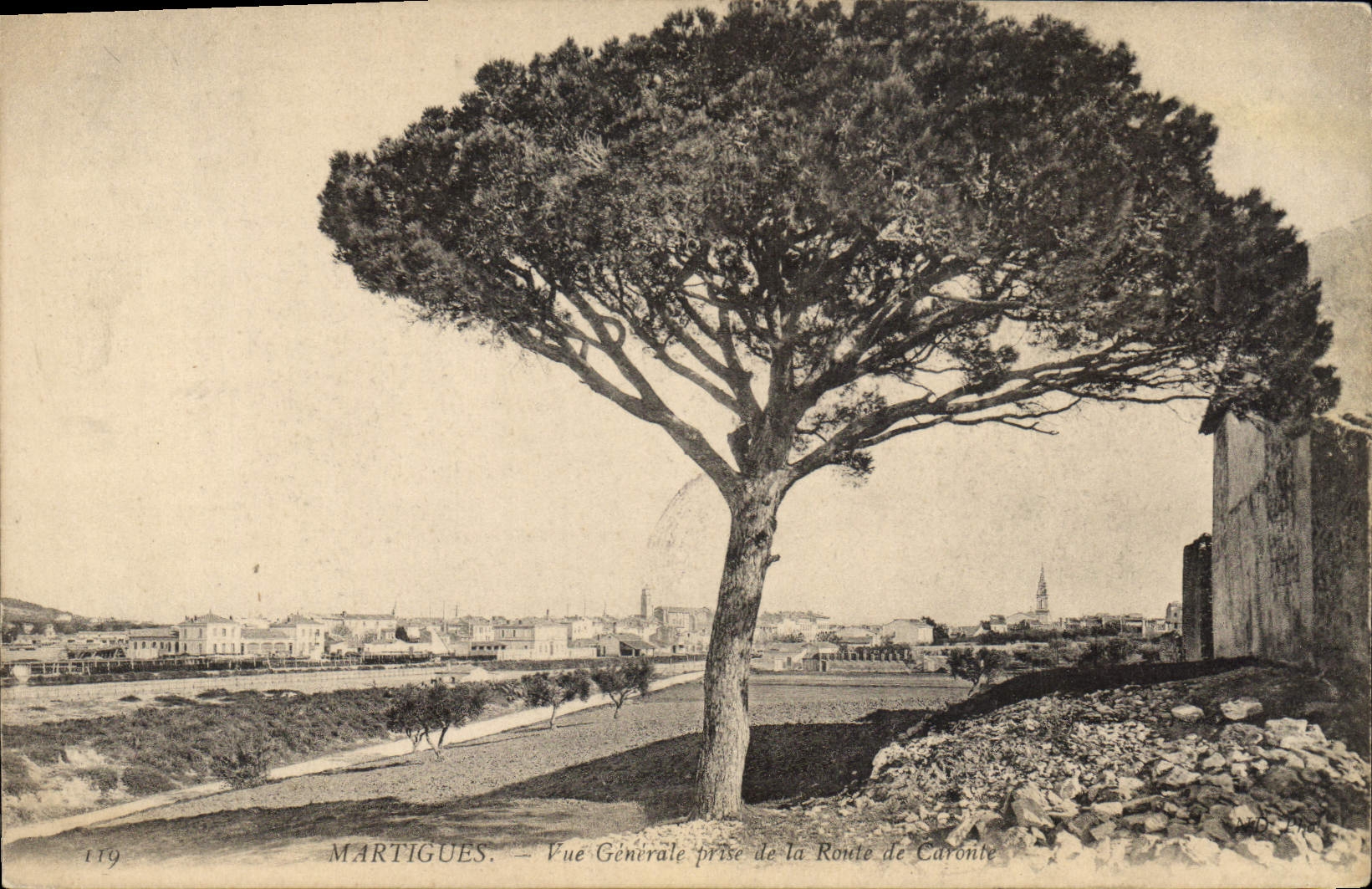 CPA Martigues Vue Generale Prise De La Route de Caronte