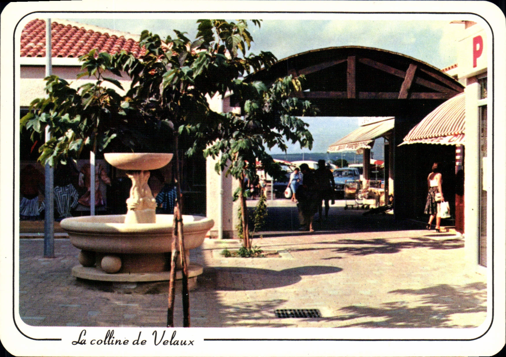 CPSM Velaux La Colline De Velaux centre commercial