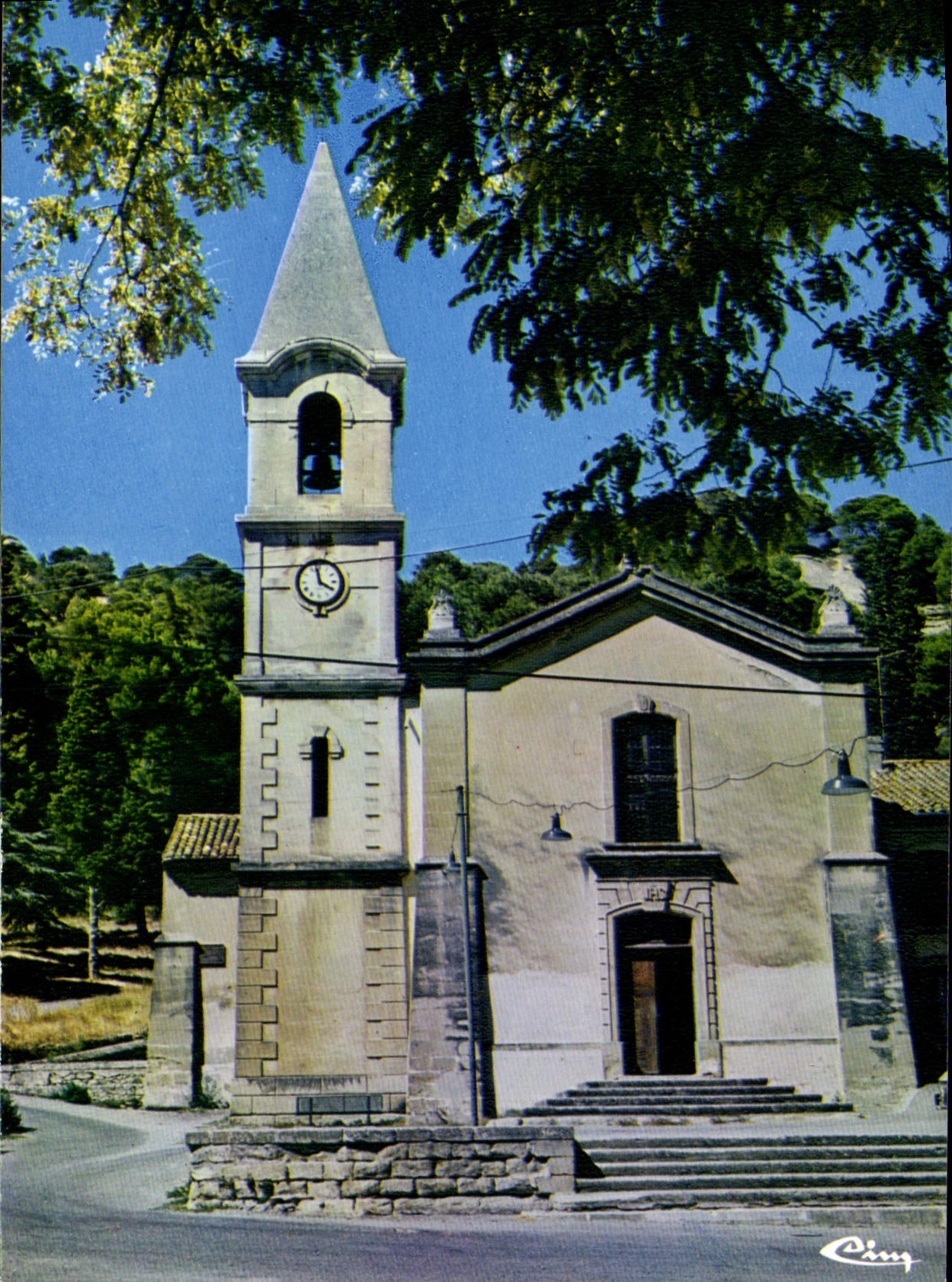 CPSM Lamanon L'Eglise St Denis