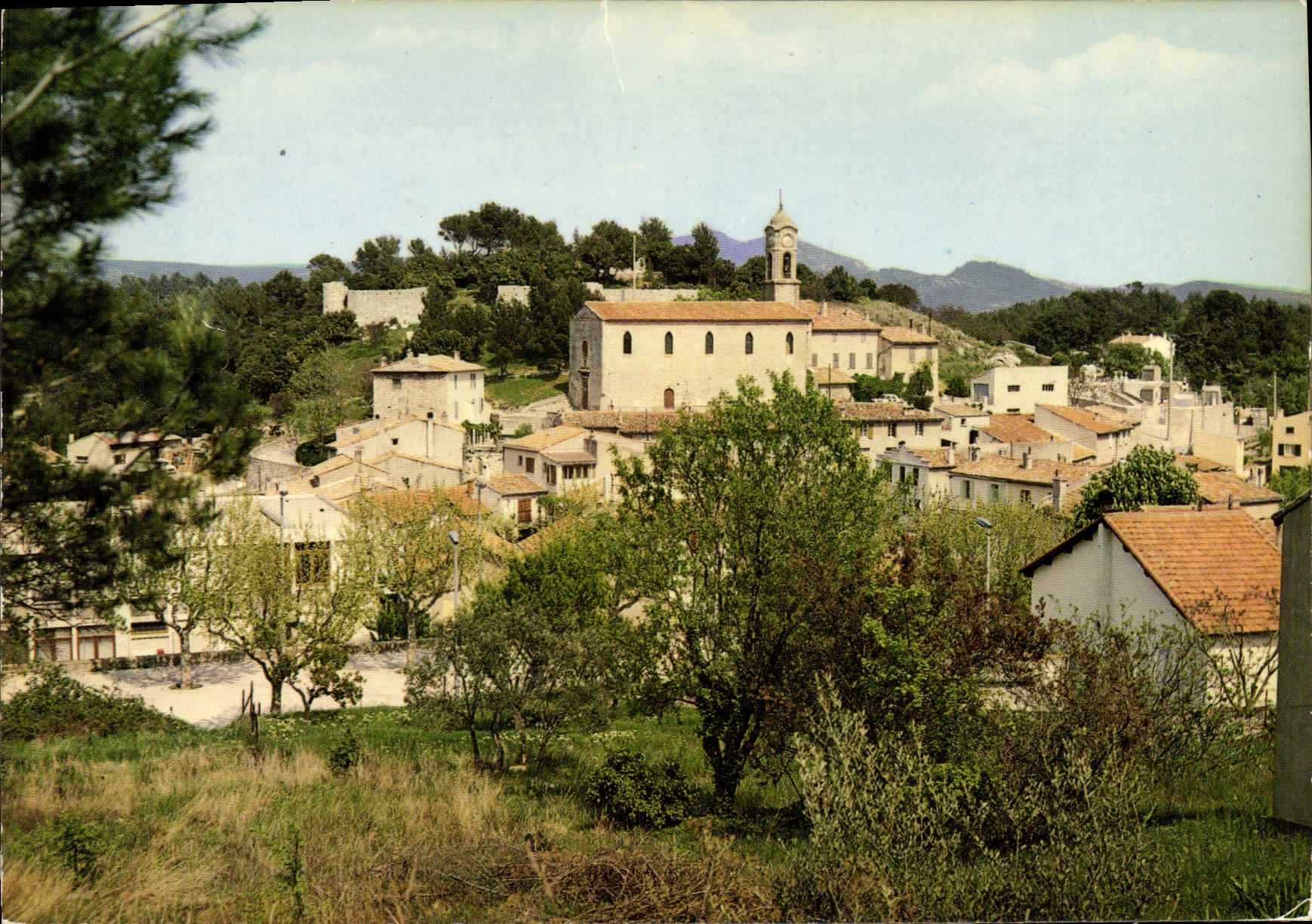 CPSM Peypin L'Eglise Et Les Ruines Du Vieux Château