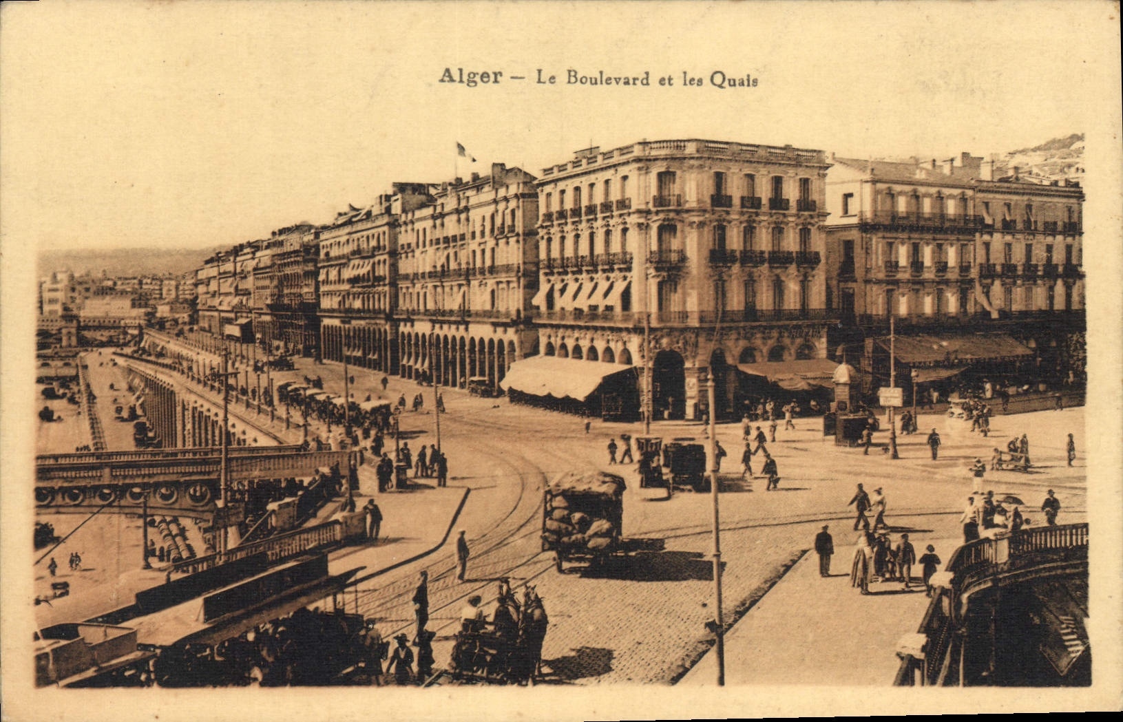 CPA Alger Le Boulevard Et Les Quais