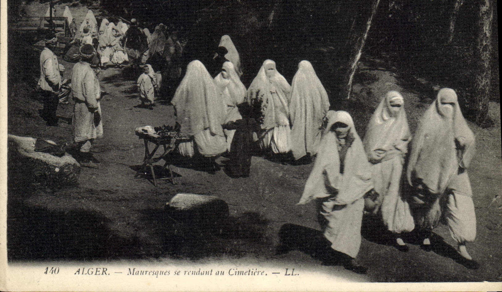 CPA Alger Mauresques Se Rendant Au Cimetiere