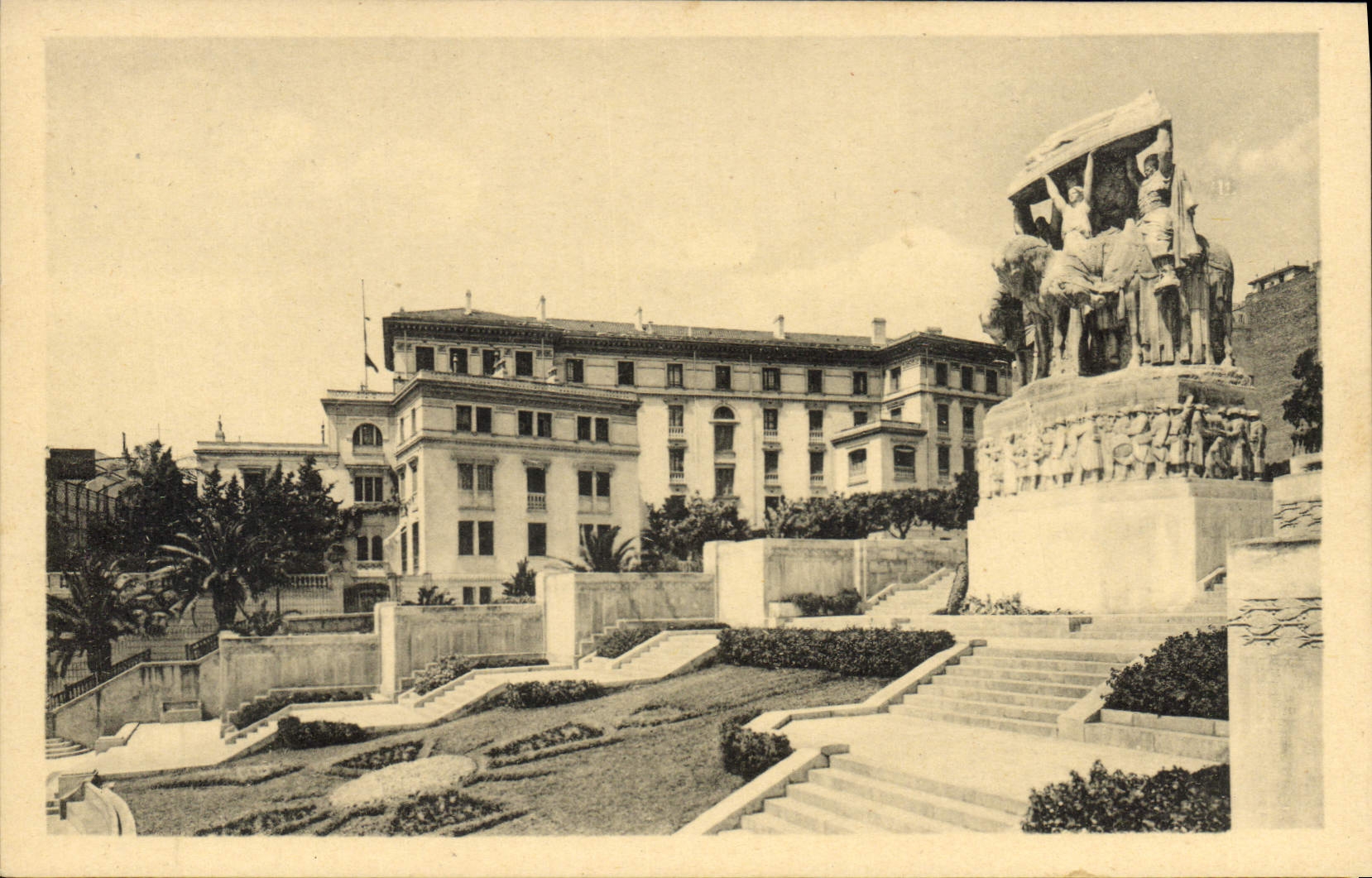 CPA Alger Monument Aux Morts