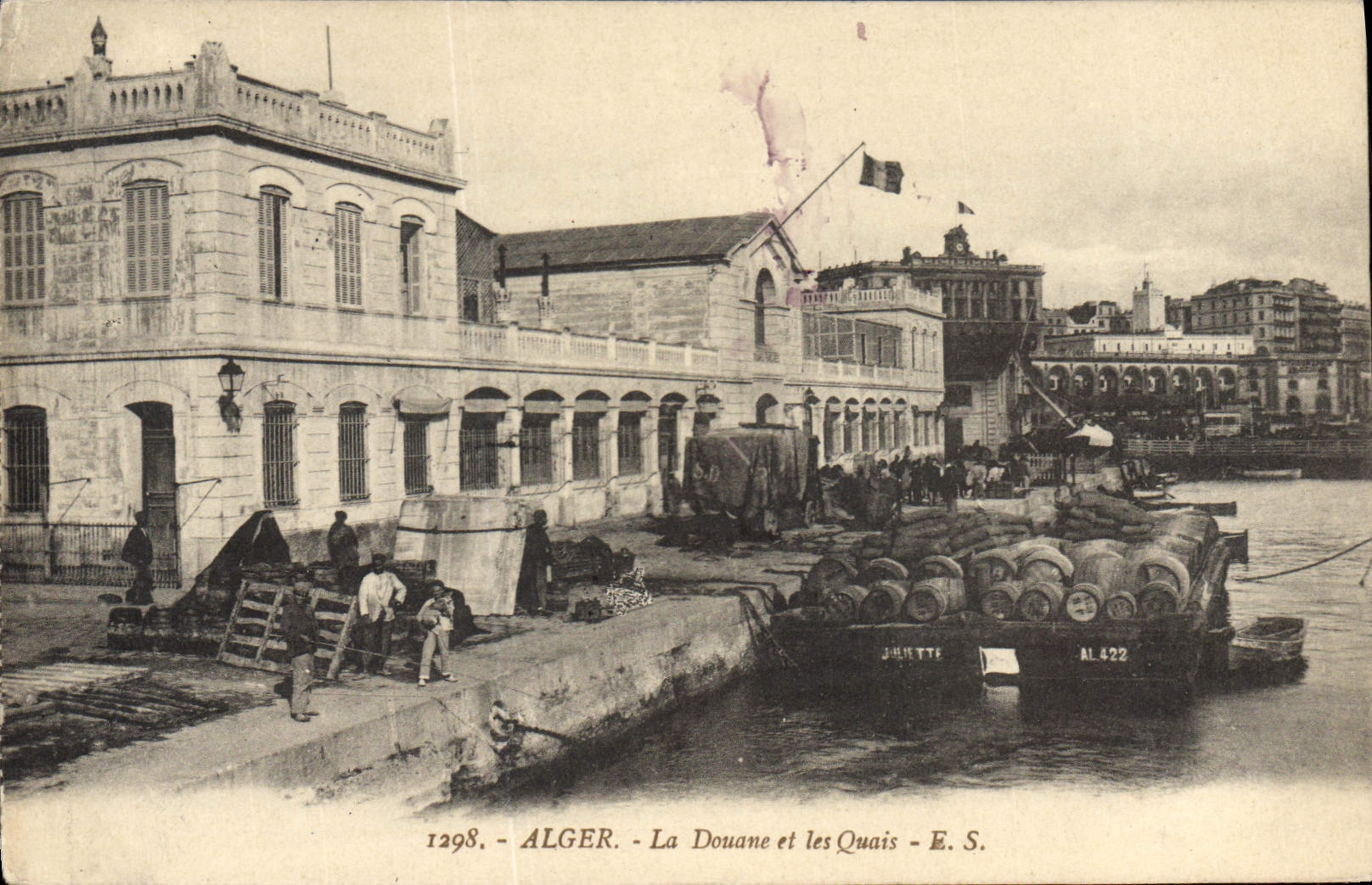 CPA Alger La Douane Et Les Quais
