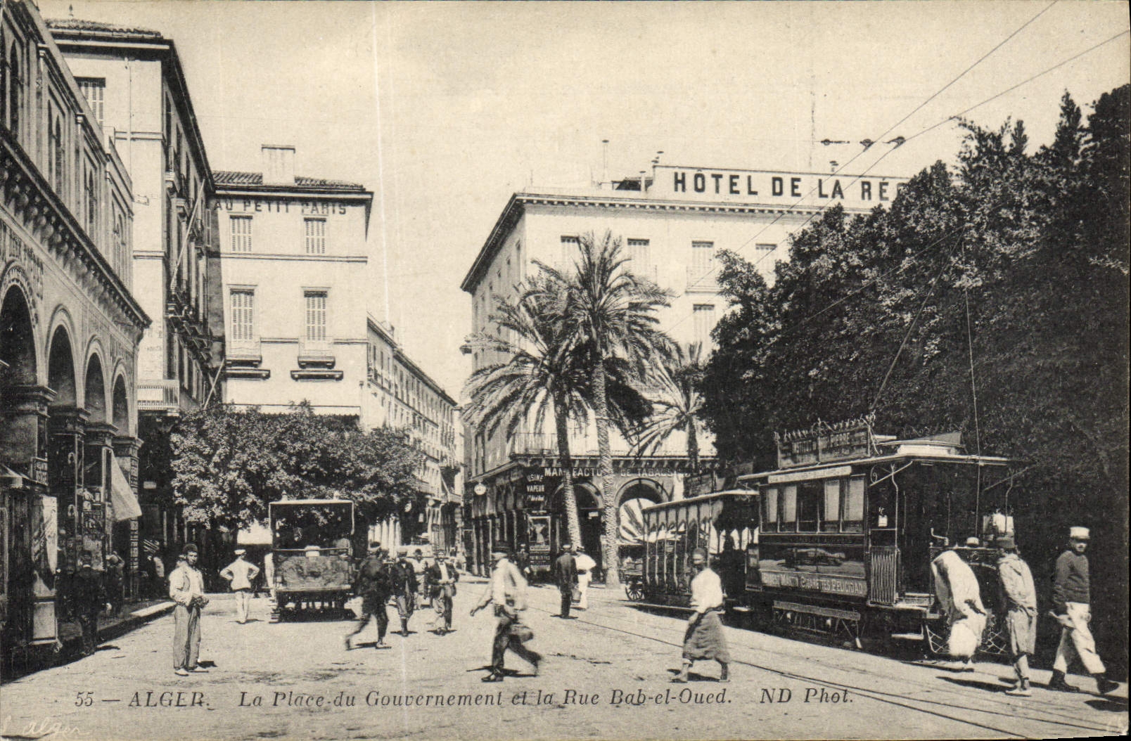 CPA Alger Le Place Du Gouvernement Et La Rue Bab El Oued