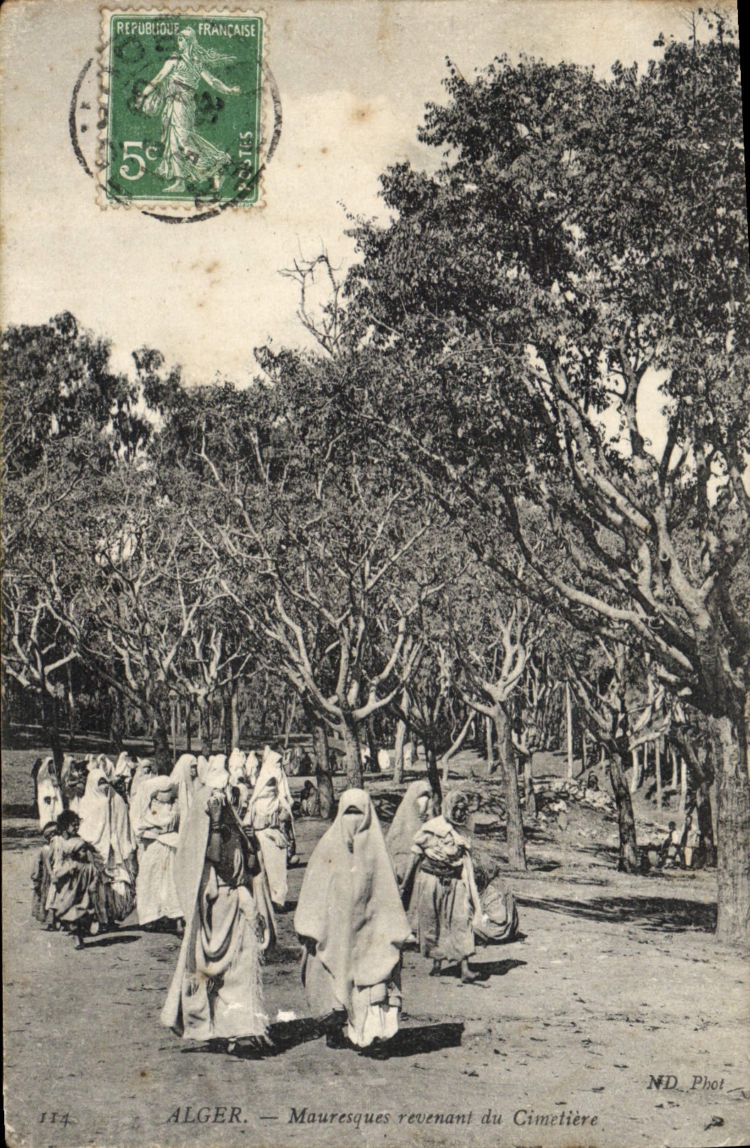 CPA Alger Mauresques Revenant Du Cimetiere