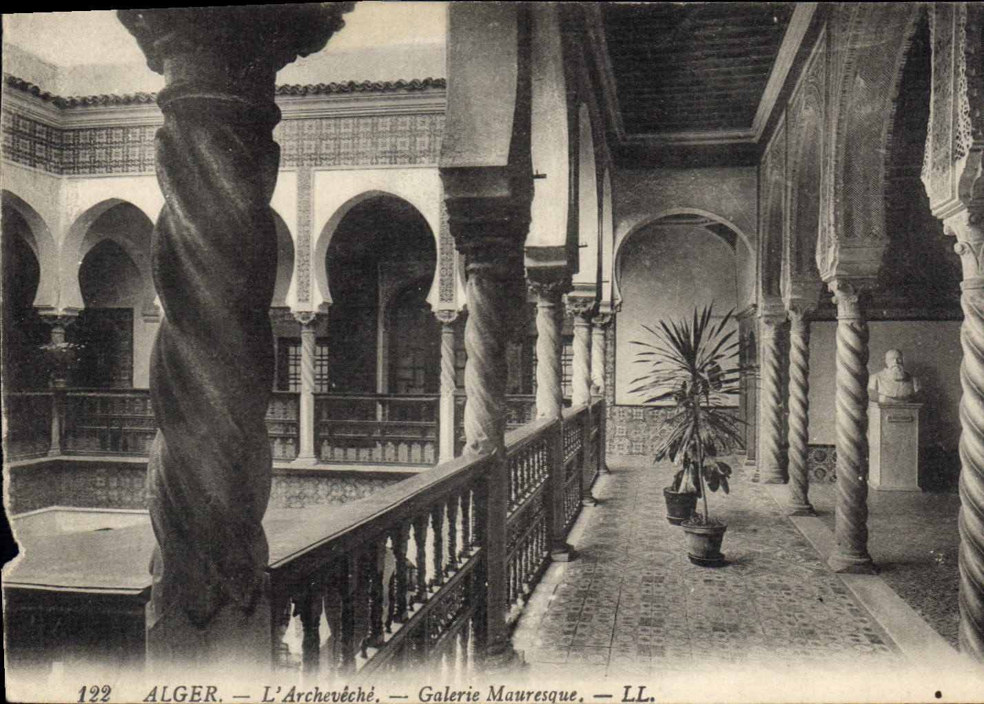 CPA Alger L'Archeveche Galerie Mauresque