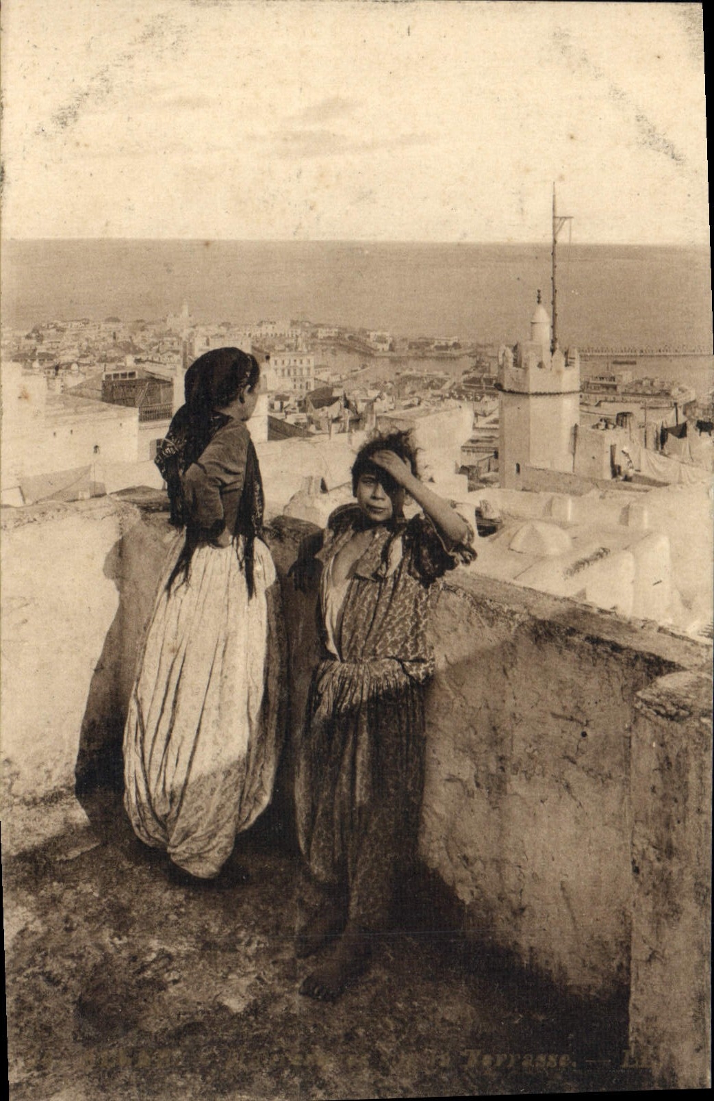 CPA Alger Mauresques sur la terrasse