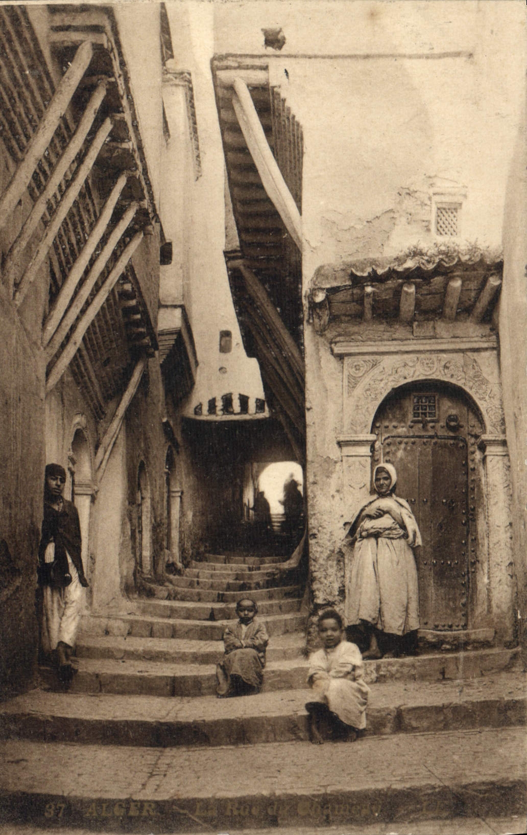 CPA Alger la rue du chameau