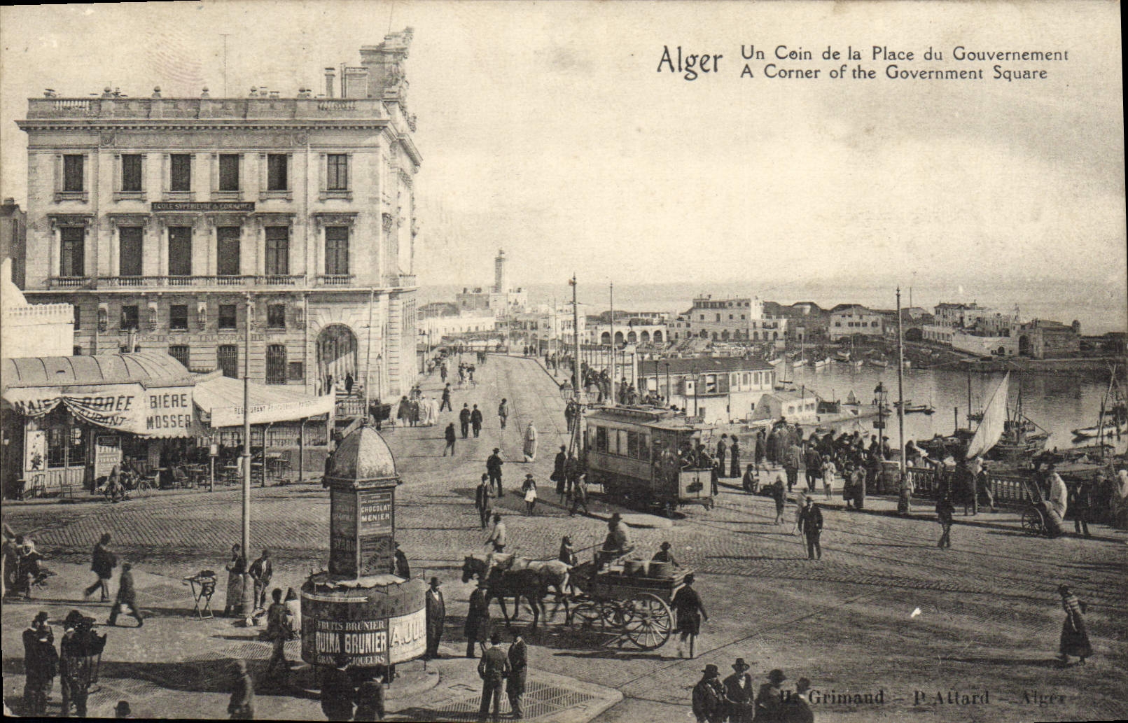 CPA Alger Un Coin De La Place Du Gouvernement