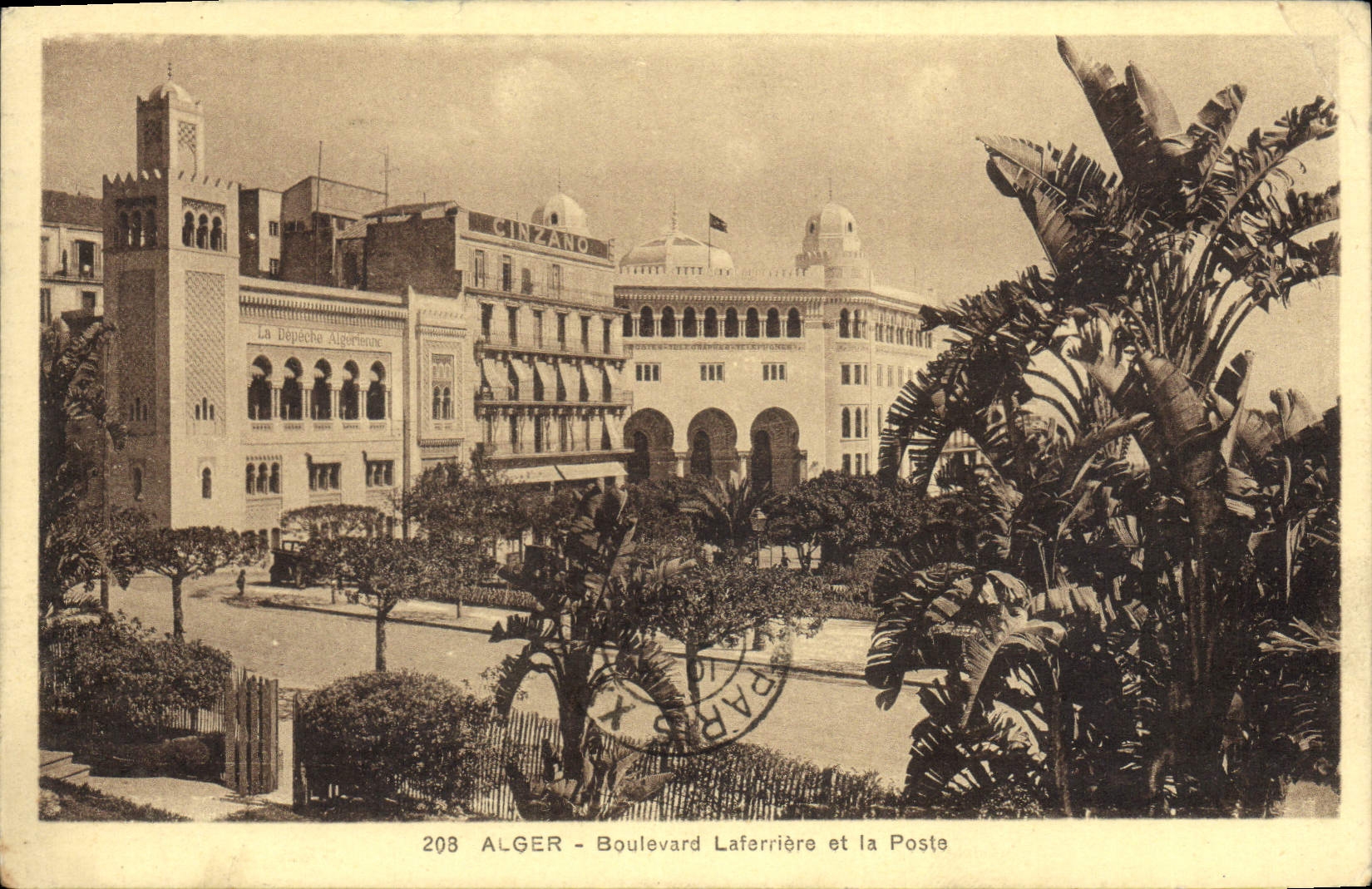 CPA Alger Boulevard Laferriere Et la Poste