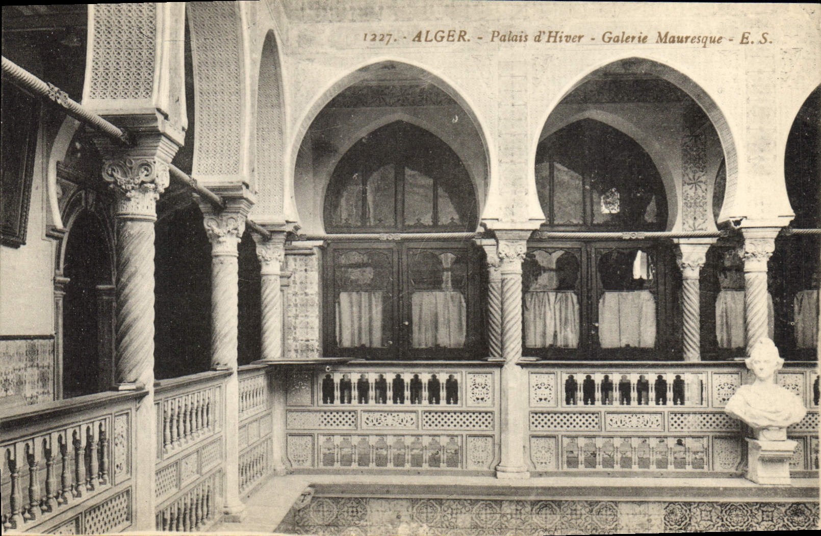 CPA Alger Palais D'Hiver Galerie Mauresque