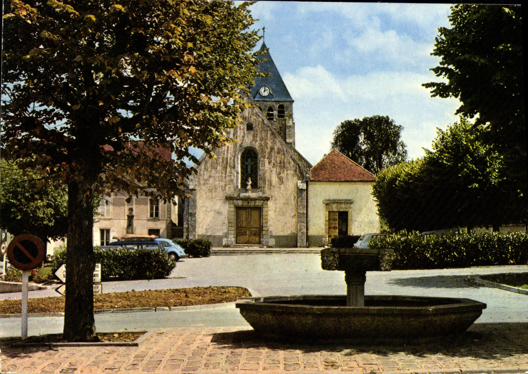 CPSM Plaisir Eglise St Pierre