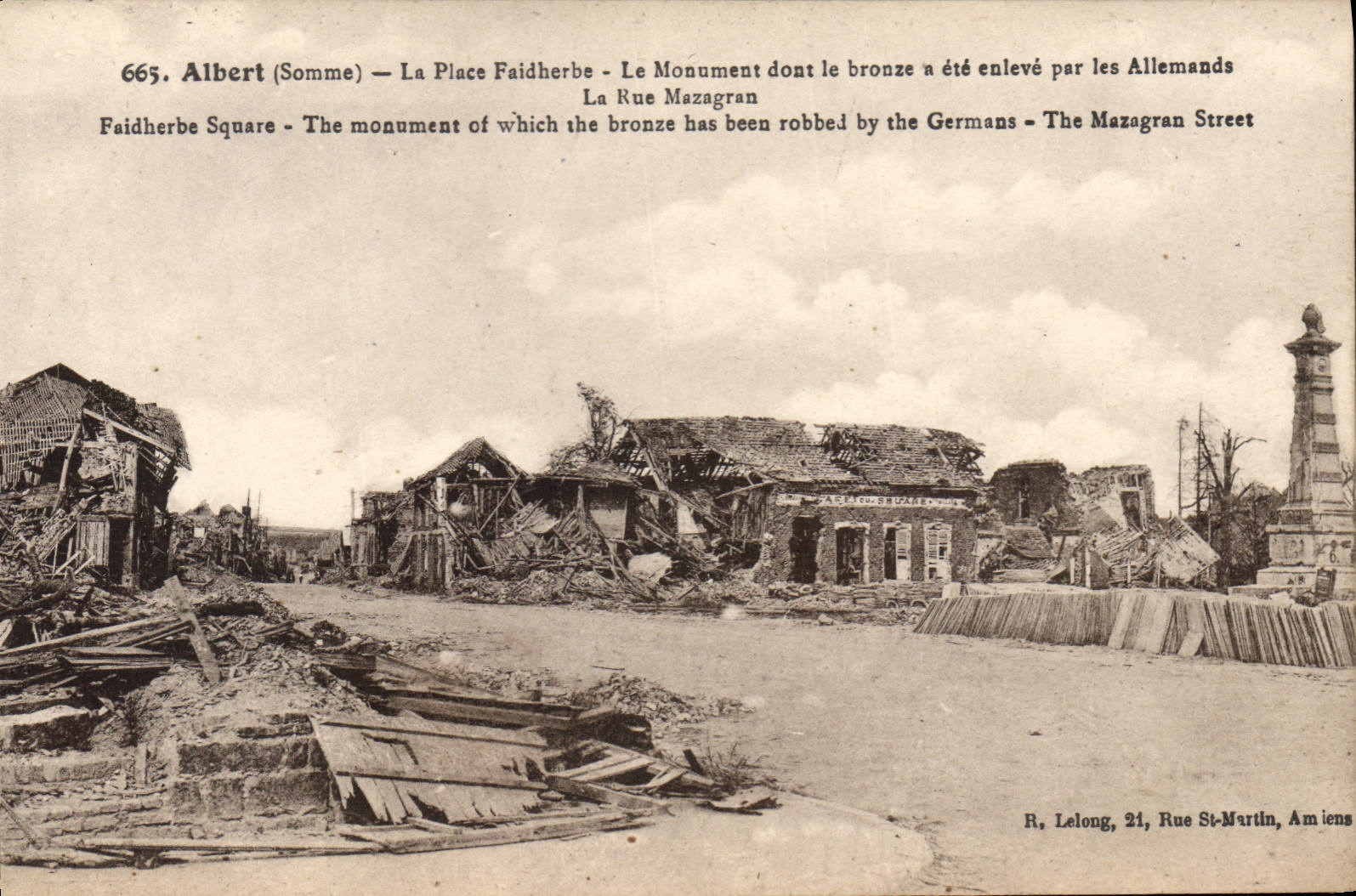 CPA Albert La Place Faidherbe Le Monument Dont Le Bronze a été enlevé par les allemands rue Mazagran