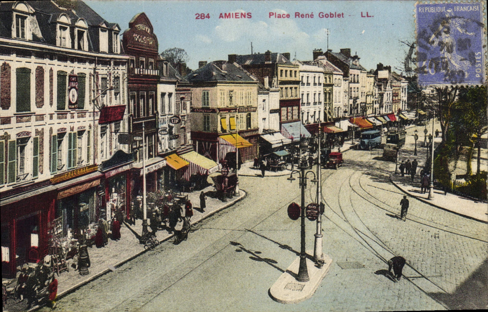 CPA Amiens Place Rene Goblet