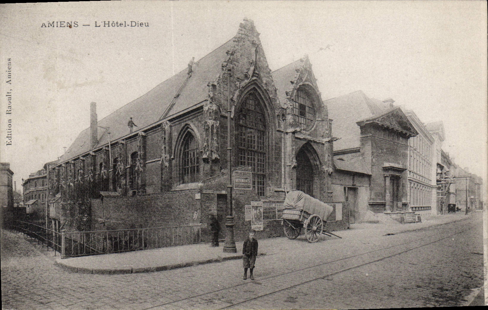 CPA Amiens L'Hotel Dieu