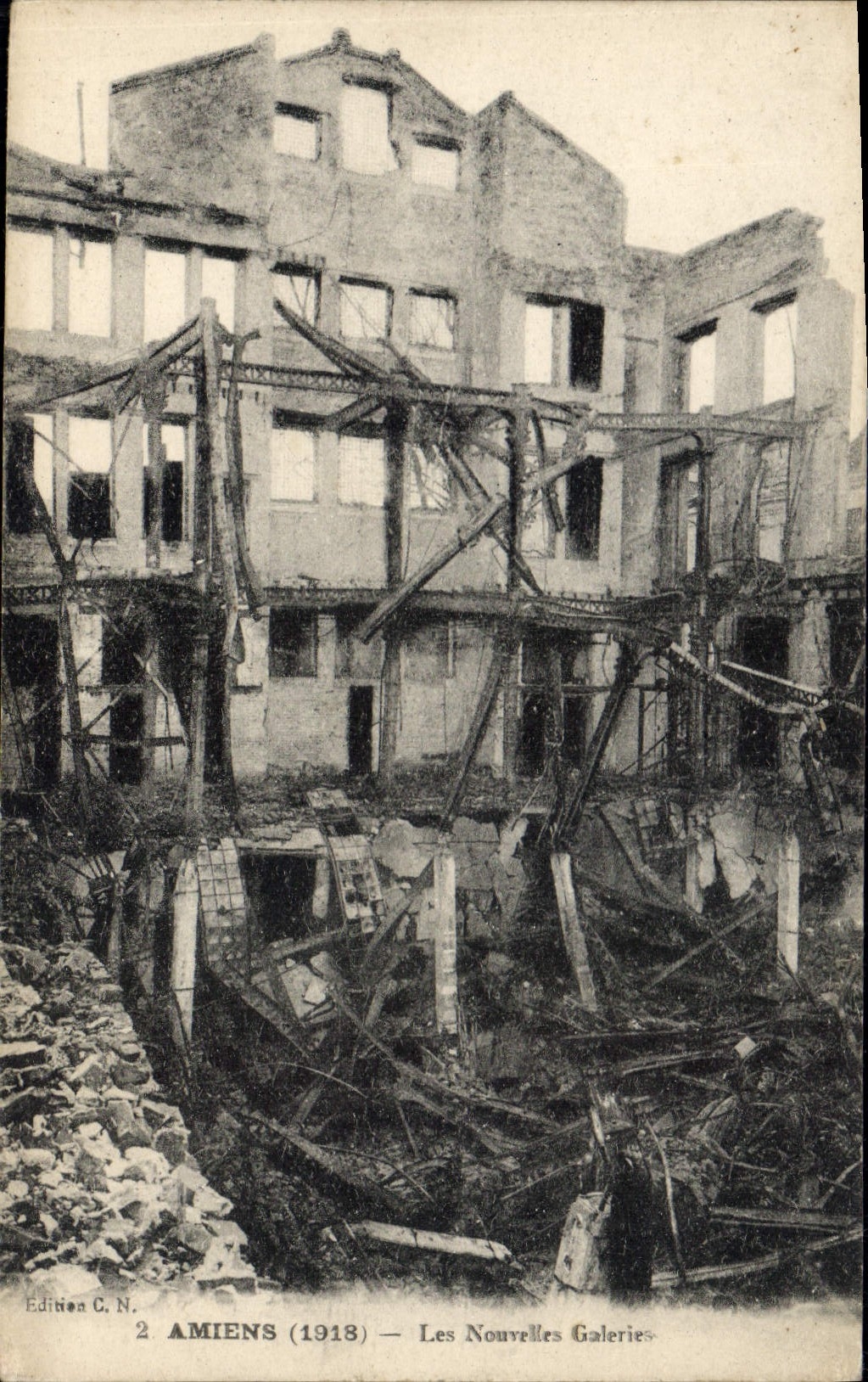 CPA Amiens Les Nouvelles Galeries 1918