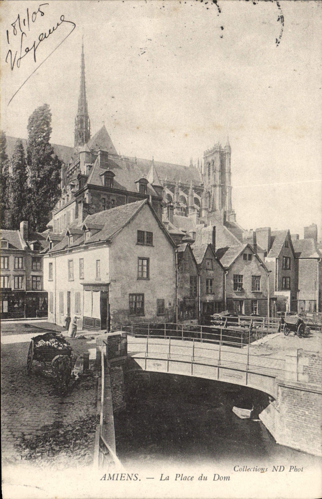 CPA Amiens La Place Du Dom