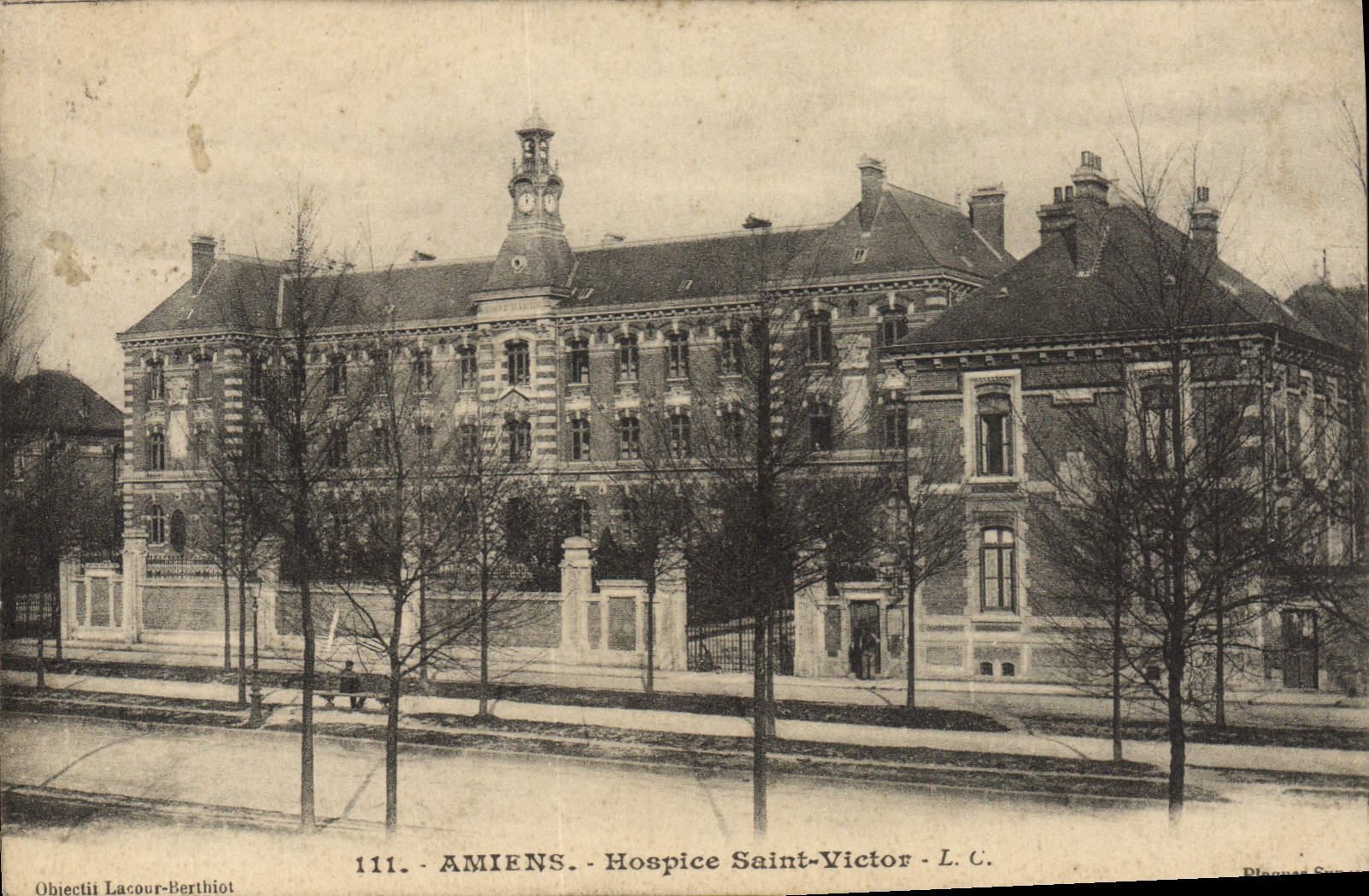 CPA Amiens Hospice Saint Victor