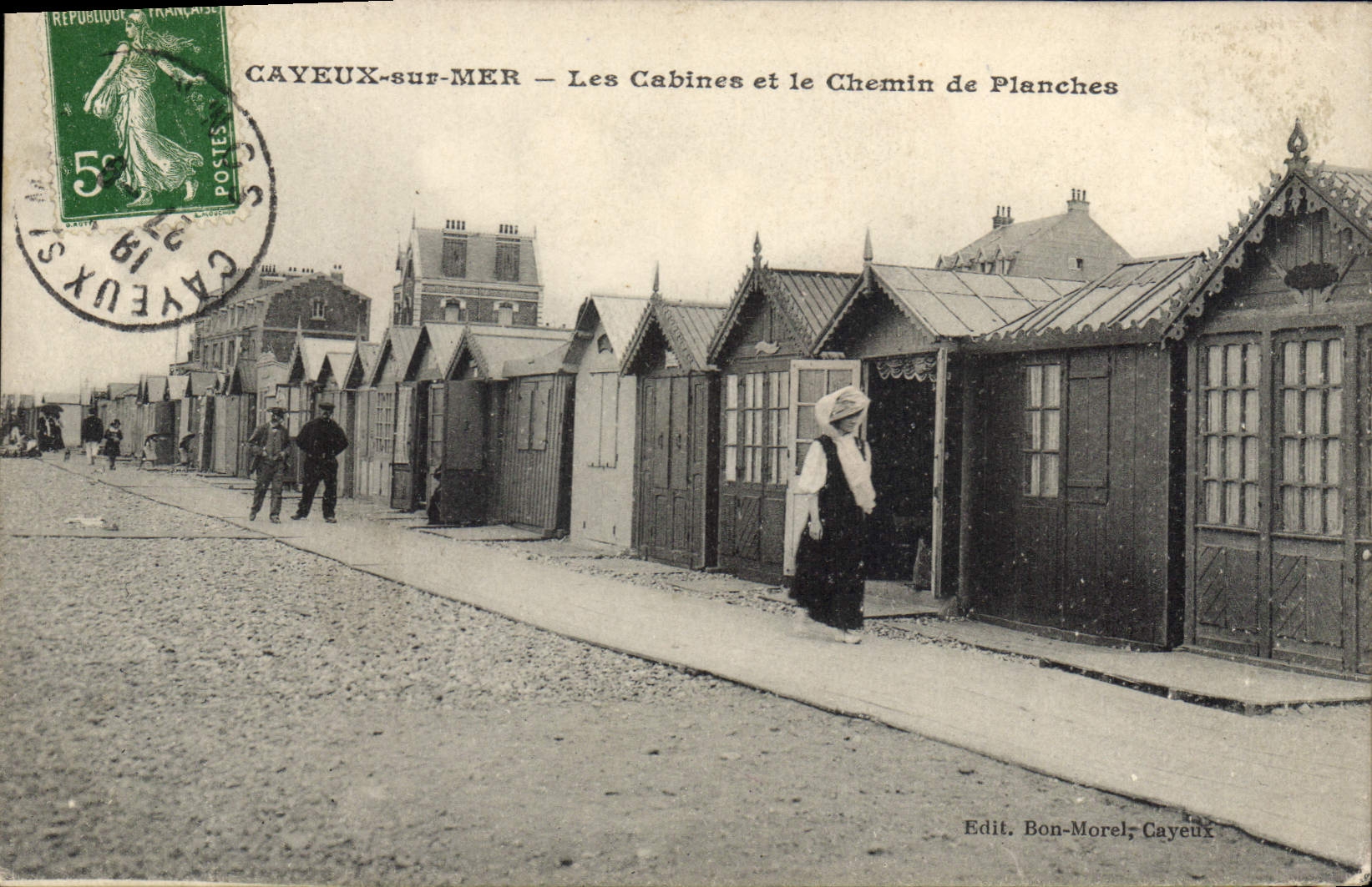 CPA Cayeux Sur Mer Les Cabines Et le Chemin De Planches