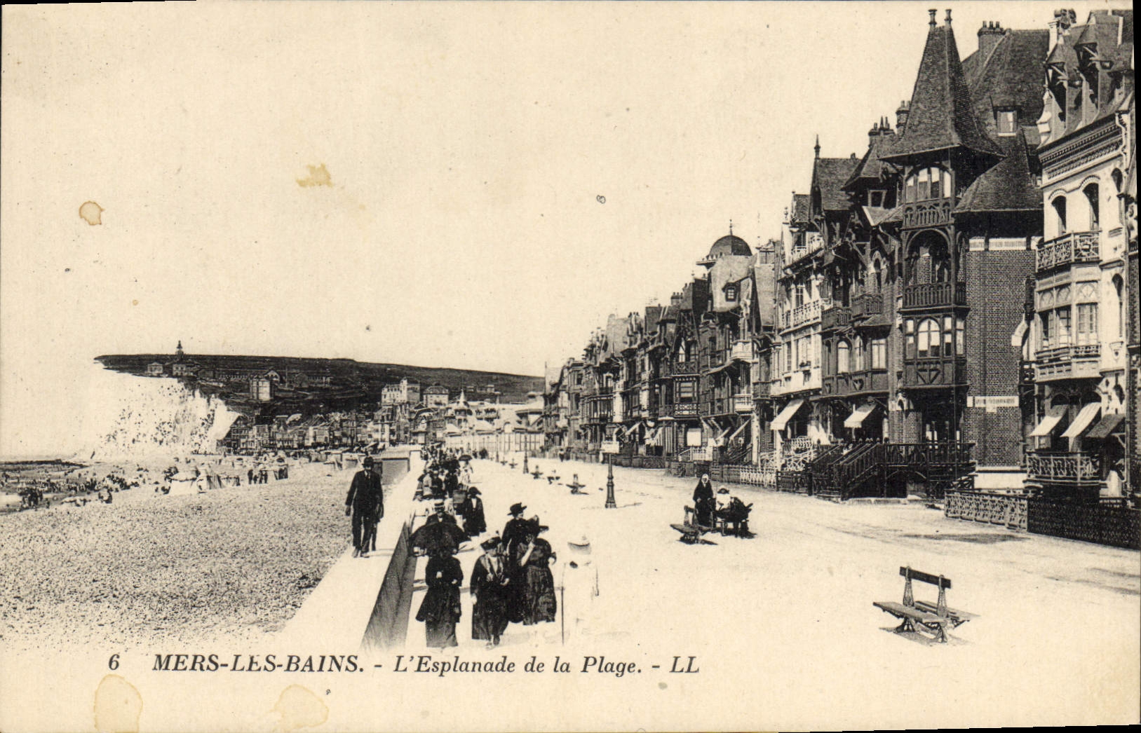 CPA Mers Les Bains L'Esplanade De la Plage