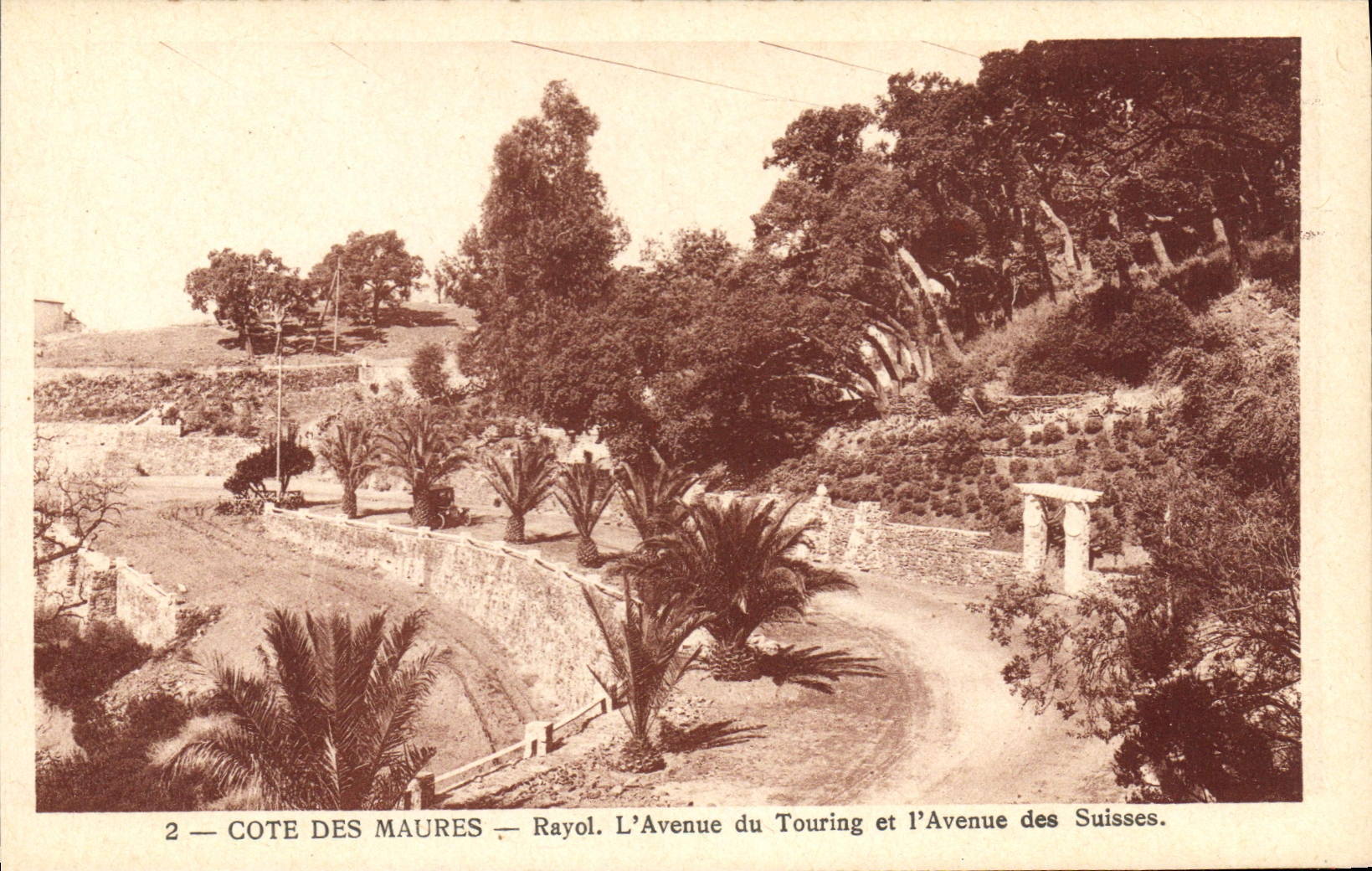 CPA Le Rayol L'Avenue Du Touring Et I'Avenue Des Suisses